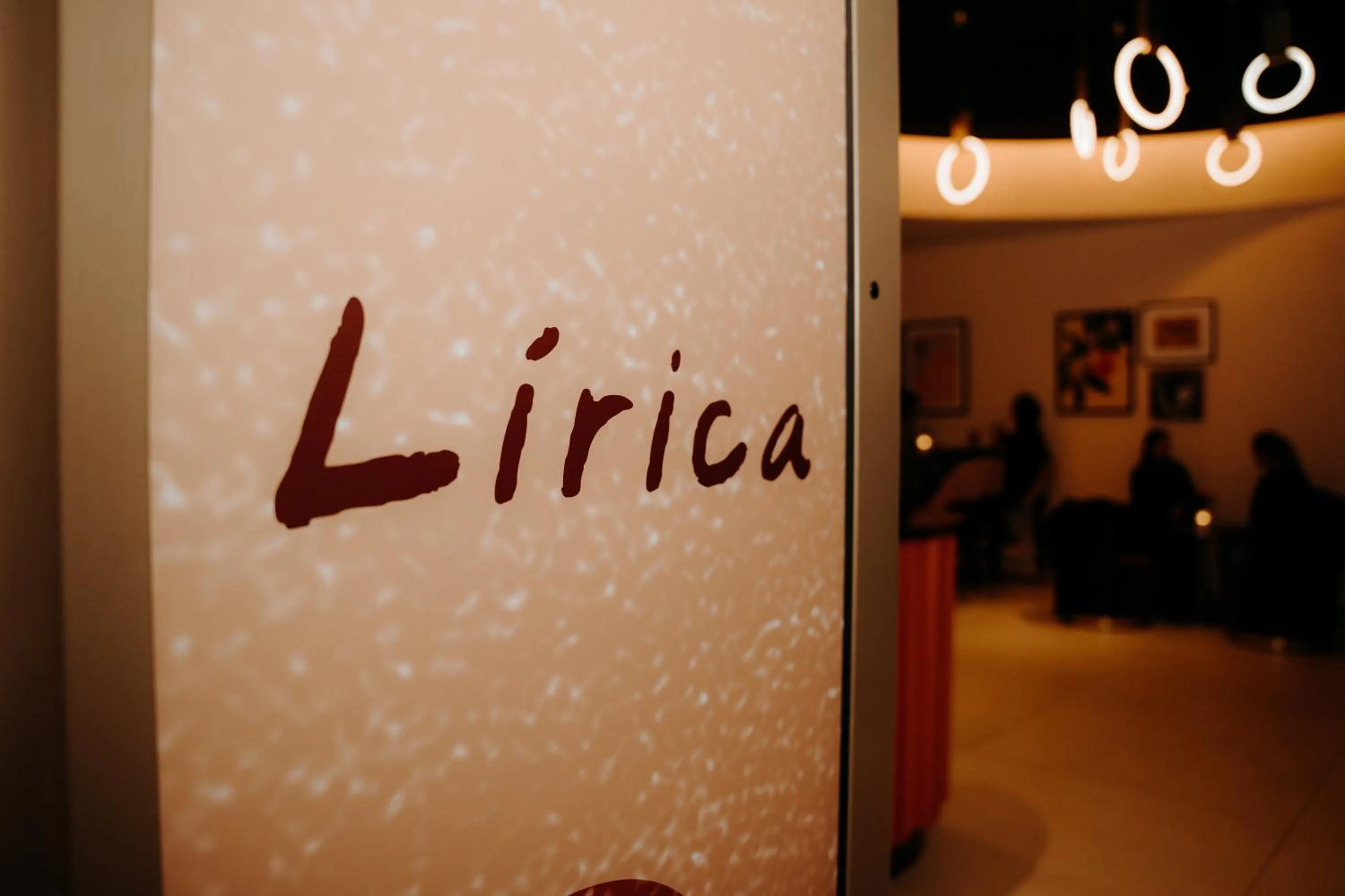 Restaurant/places to eat in The Cumberland, London