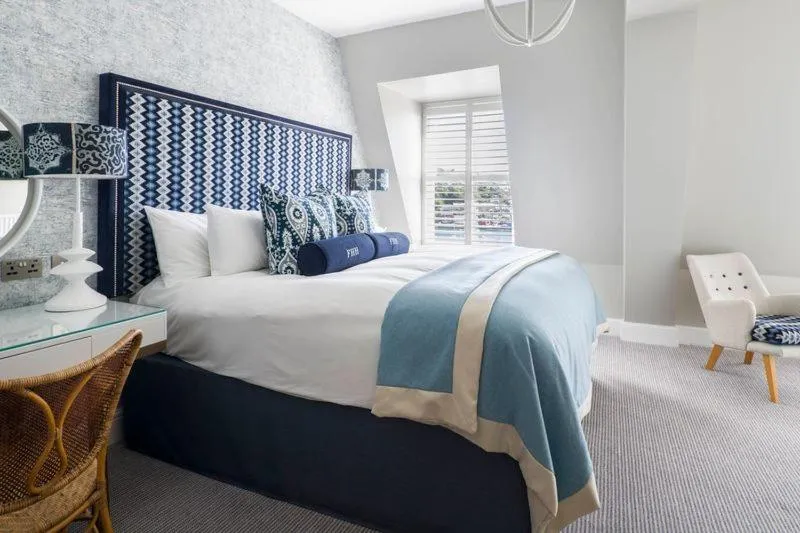 Bed in Harbour Hotel Fowey
