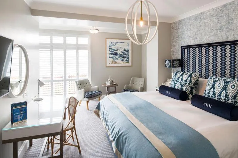 Bed in Harbour Hotel Fowey