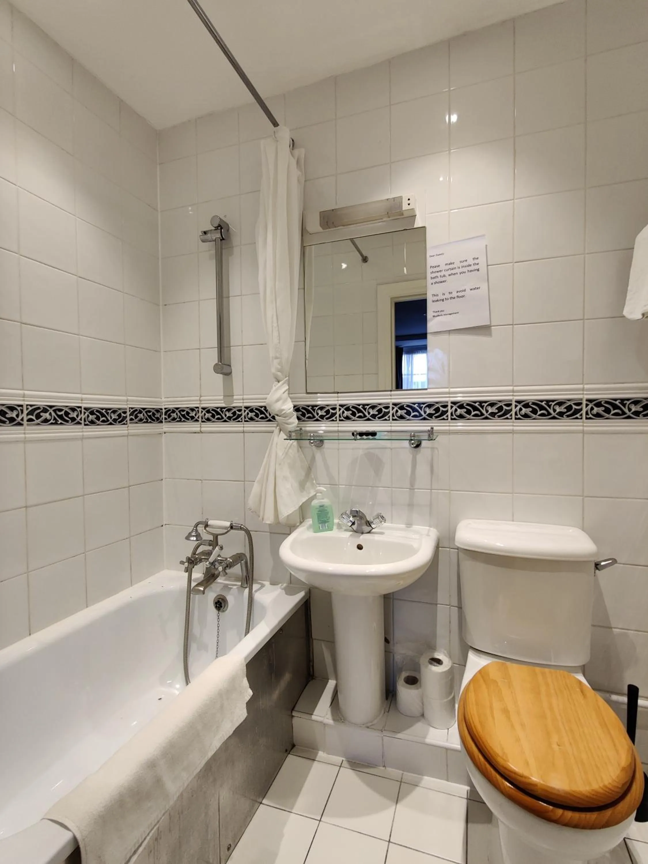 Bath in Blue Bells Hotel