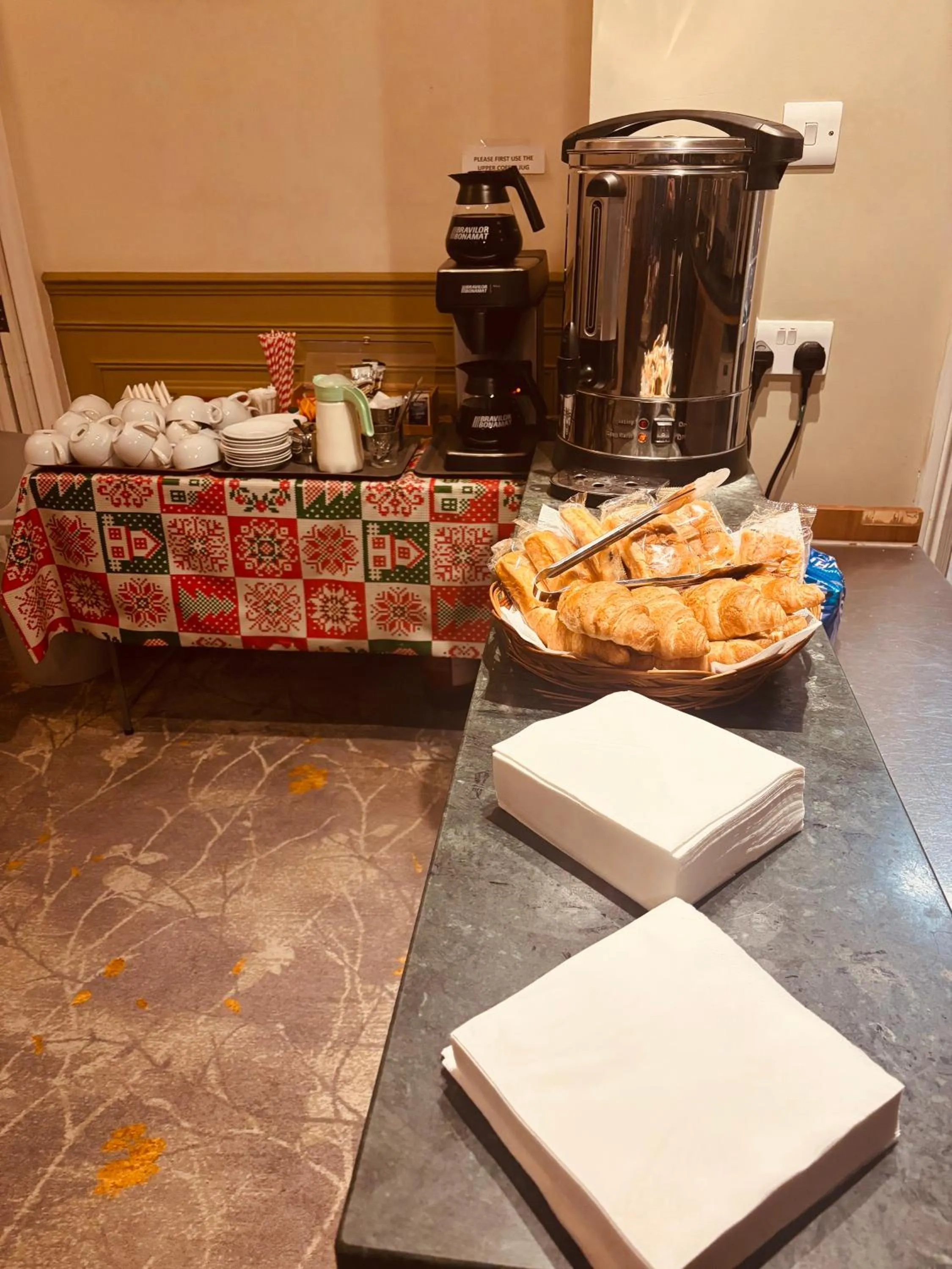 Breakfast in Blue Bells Hotel