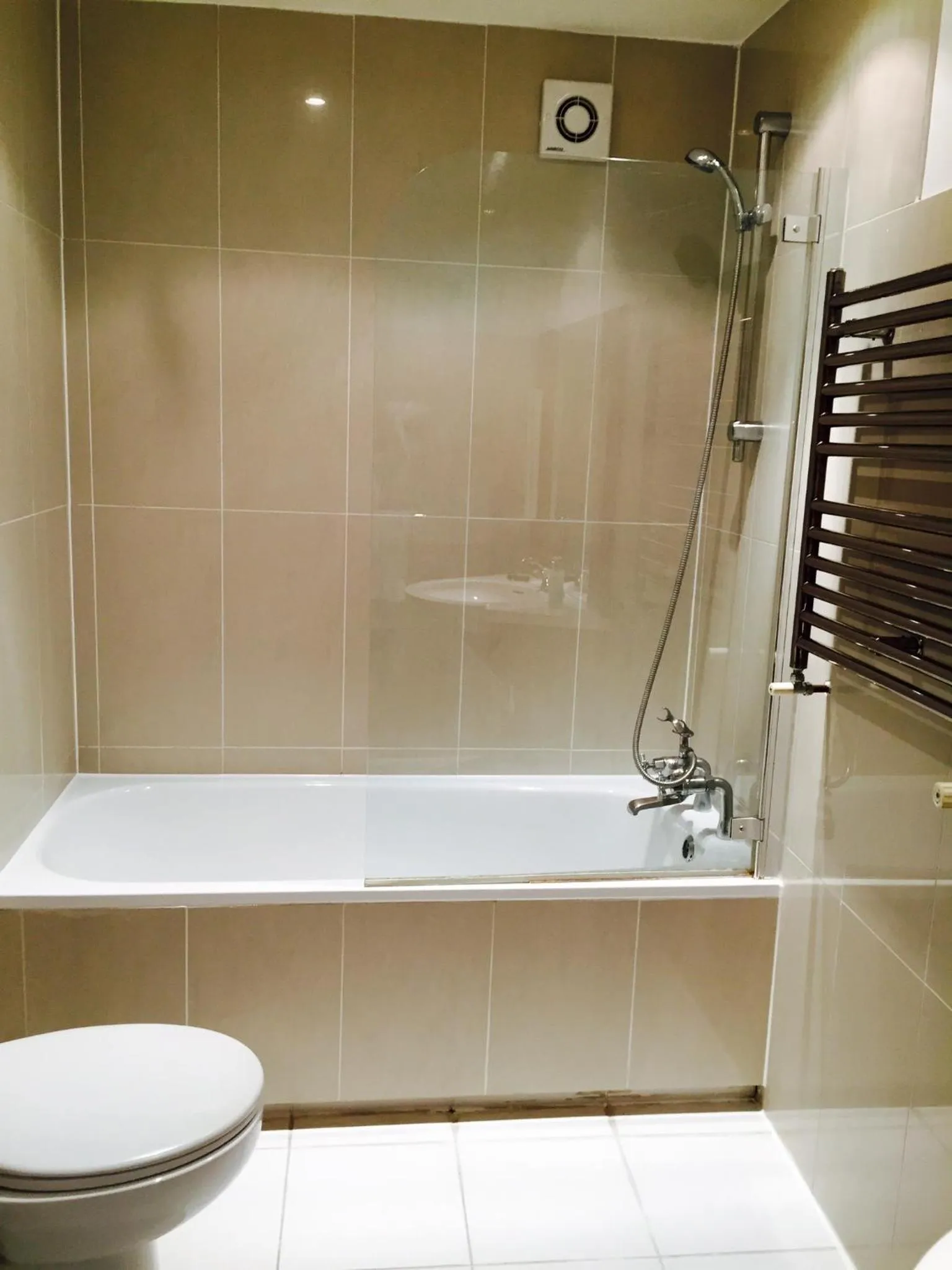 Bathroom in Blue Bells Hotel