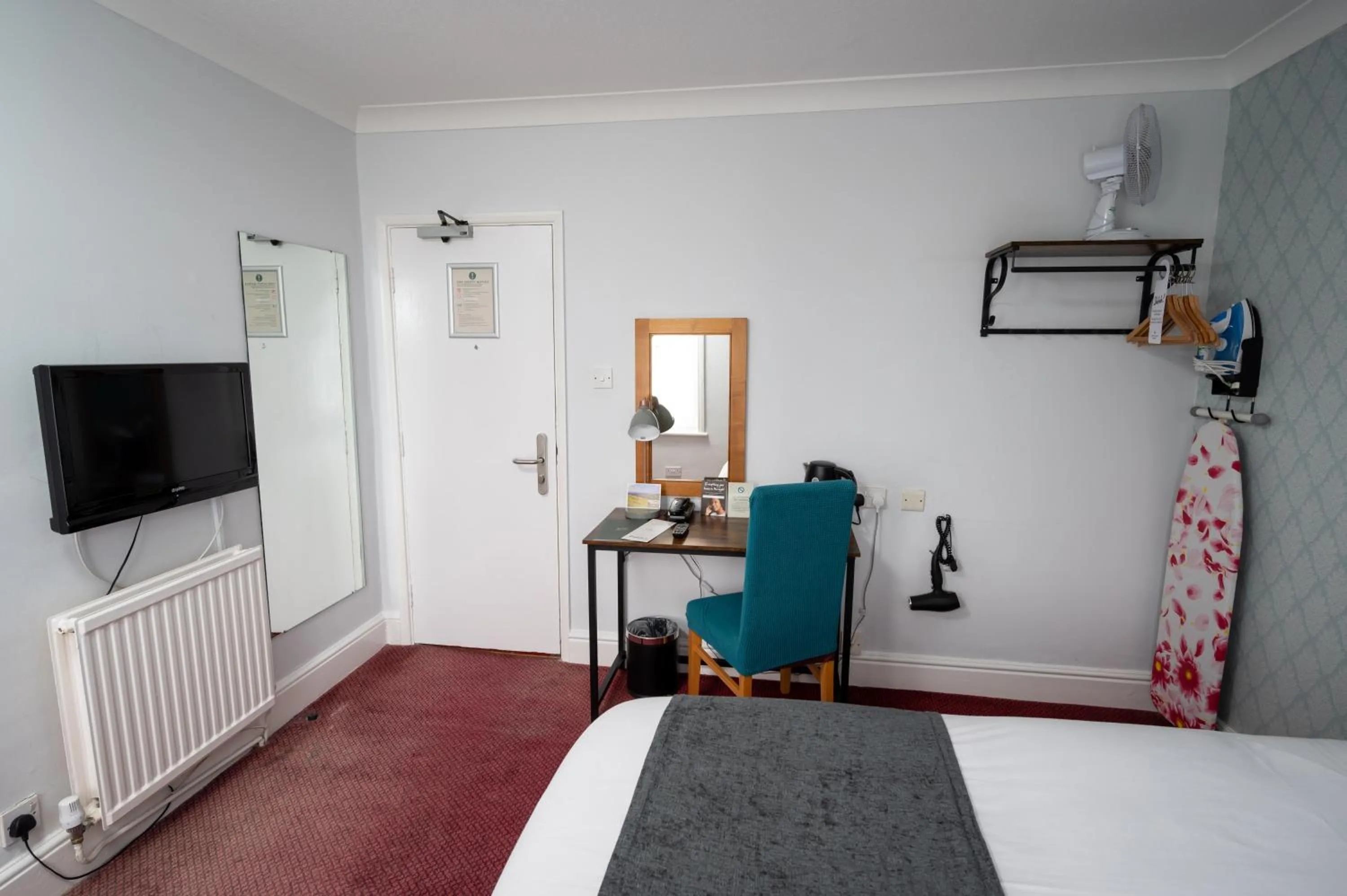 Bedroom, Bed in Rising Sun Hotel by Greene King Inns