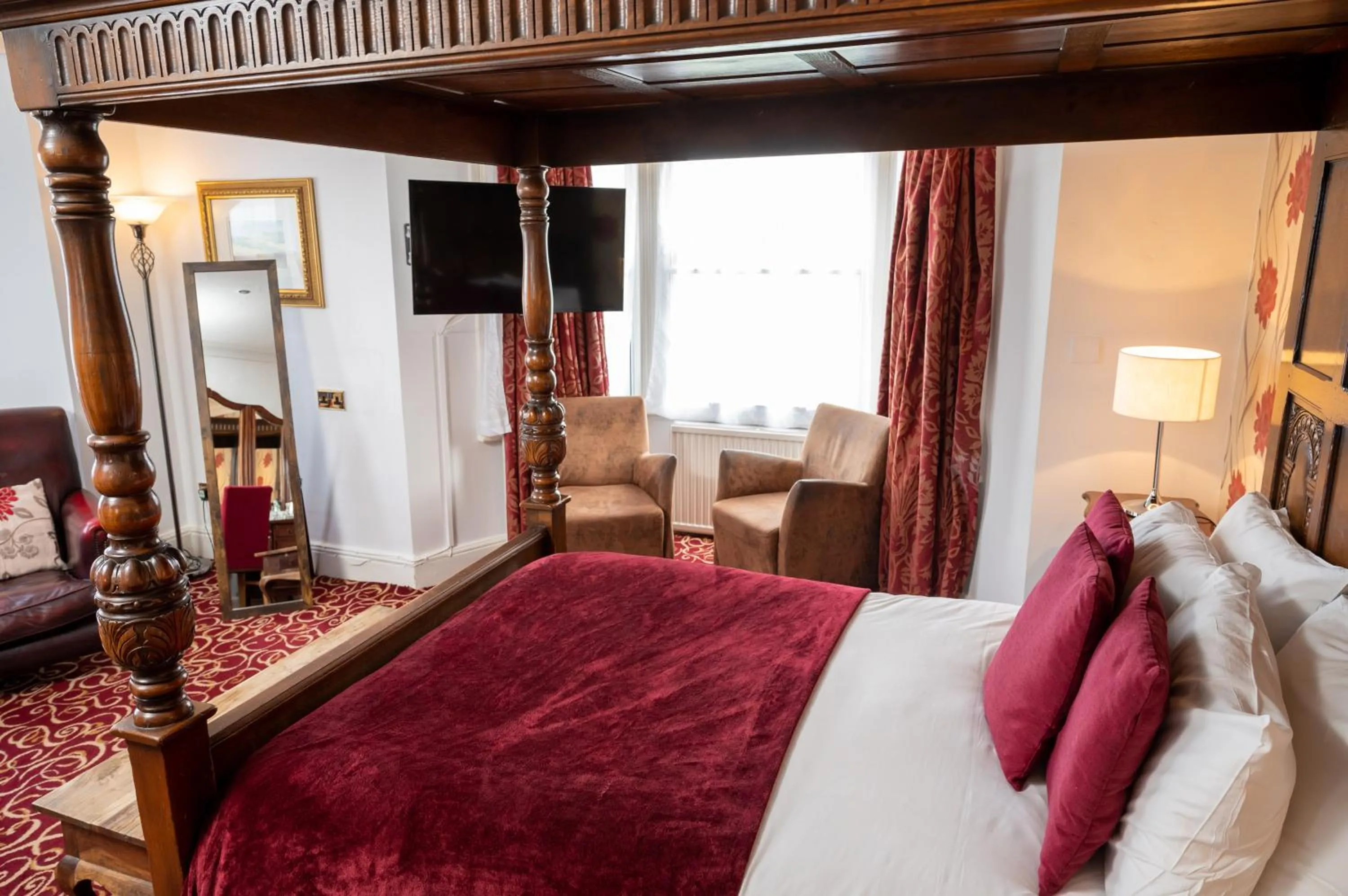 Bedroom, Bed in Rising Sun Hotel by Greene King Inns