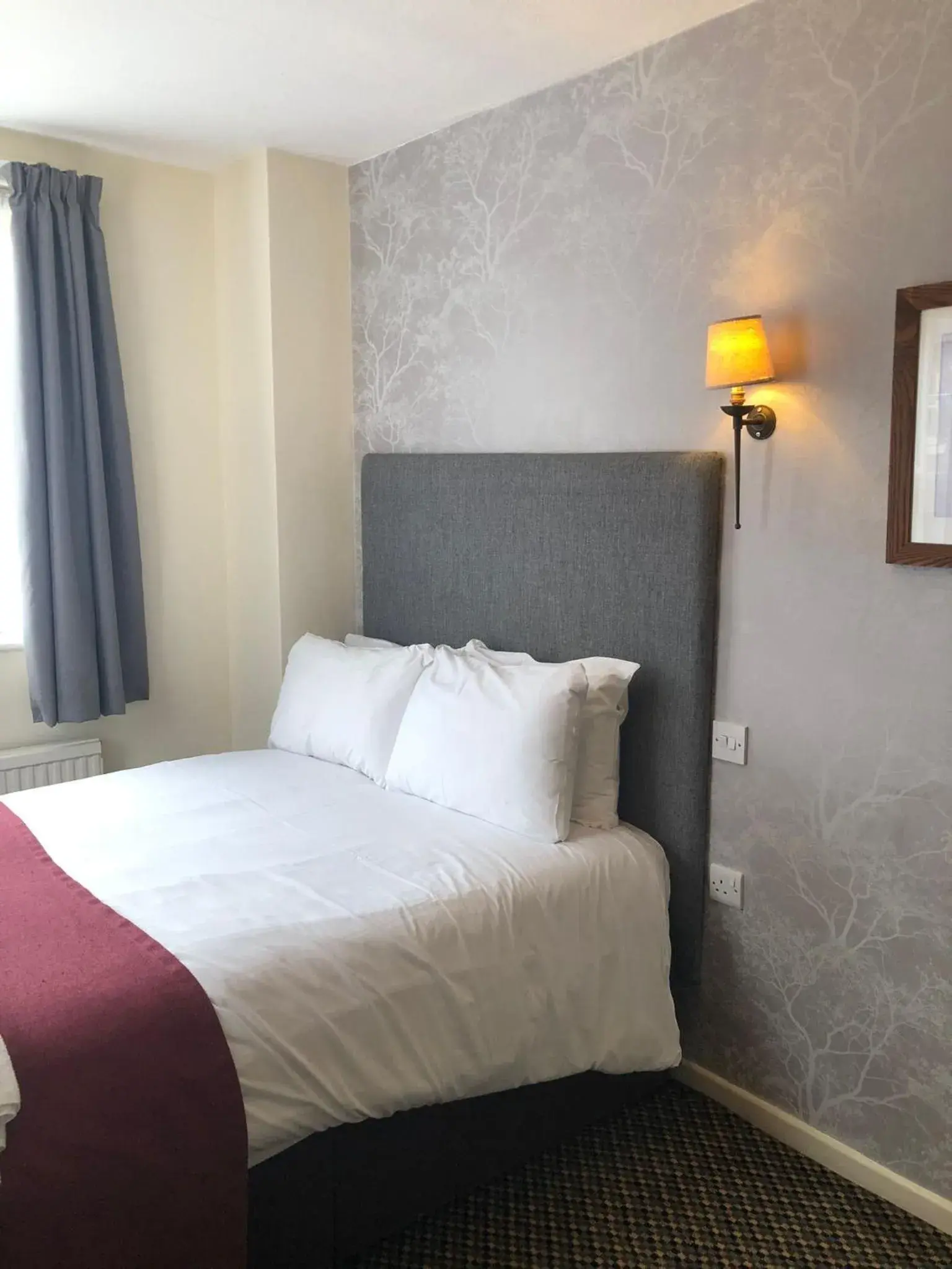 Single Room in Ye Olde Talbot Hotel by Greene King Inns Single Room in Ye Olde Talbot Hotel by Greene King Inns