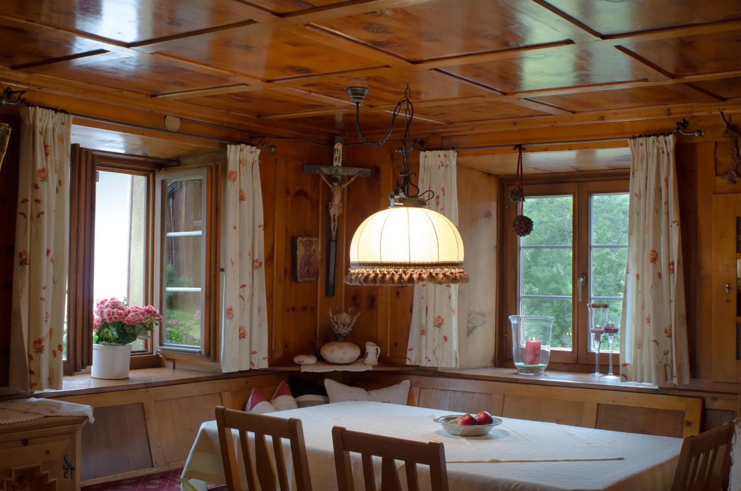 Restaurant/places to eat in Pension der Steinbock - das 300 Jahre alte Bauernhaus - TIROL