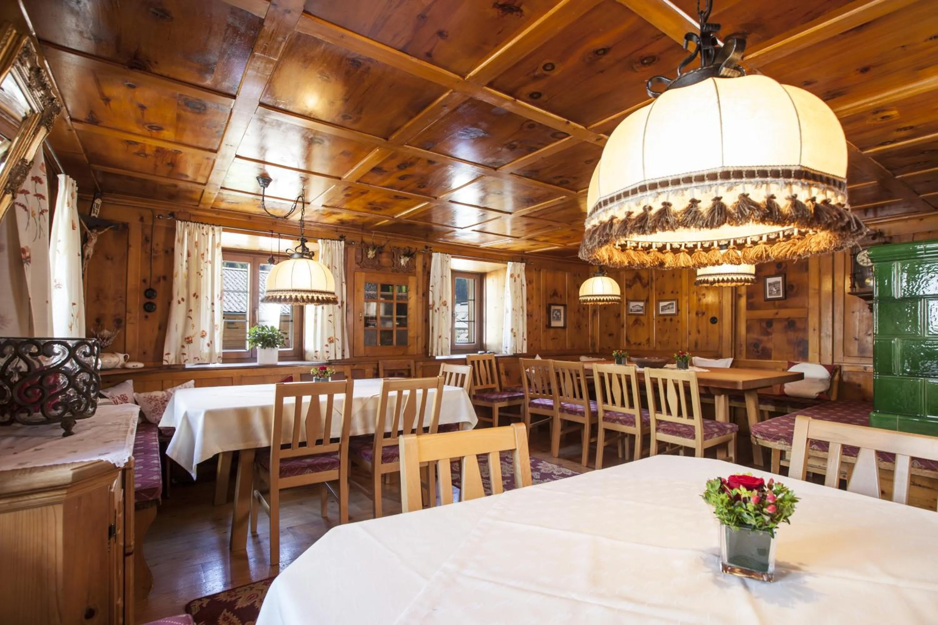 Restaurant/places to eat in Pension der Steinbock - das 300 Jahre alte Bauernhaus - TIROL