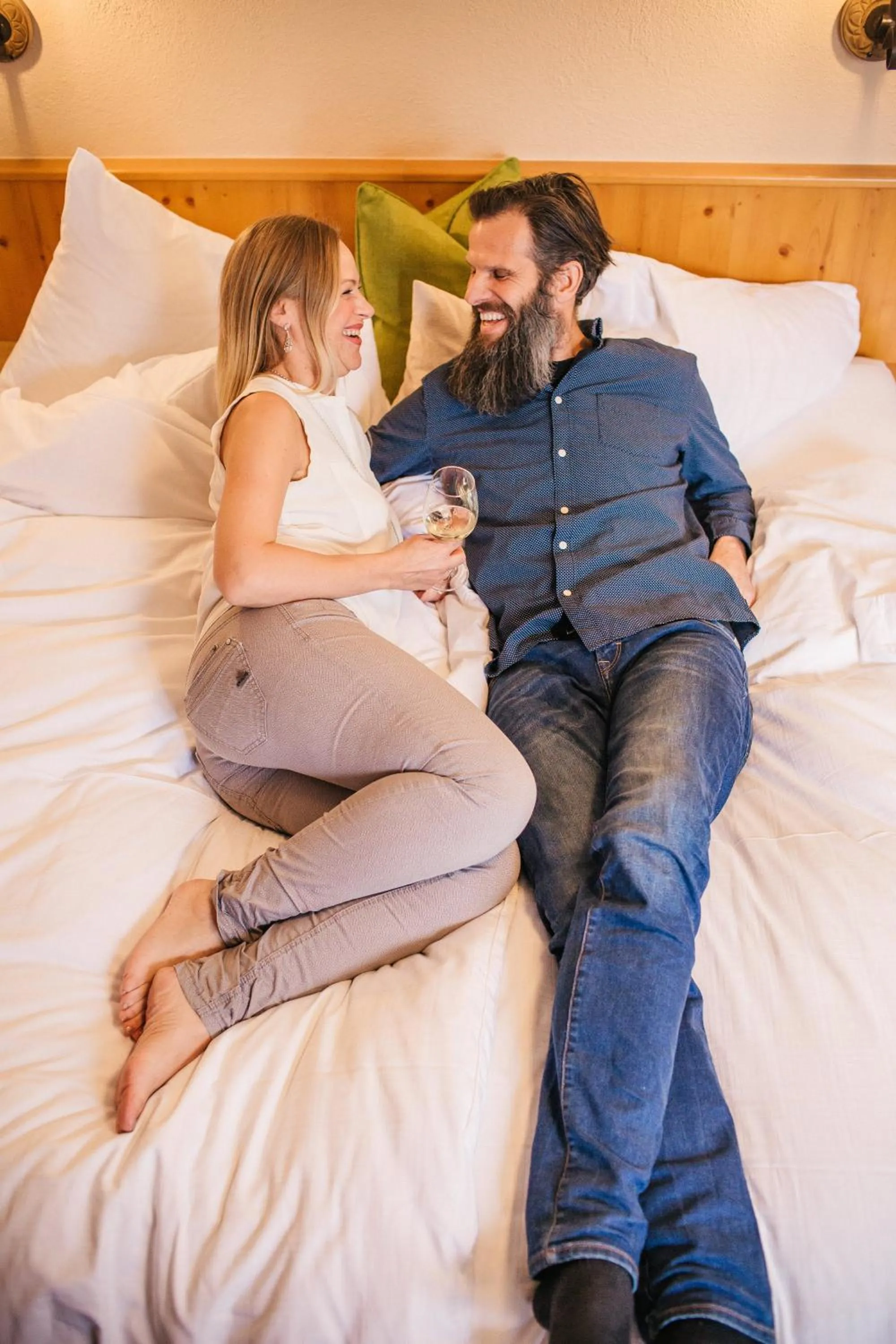 People, Bed in Pension der Steinbock - das 300 Jahre alte Bauernhaus - TIROL