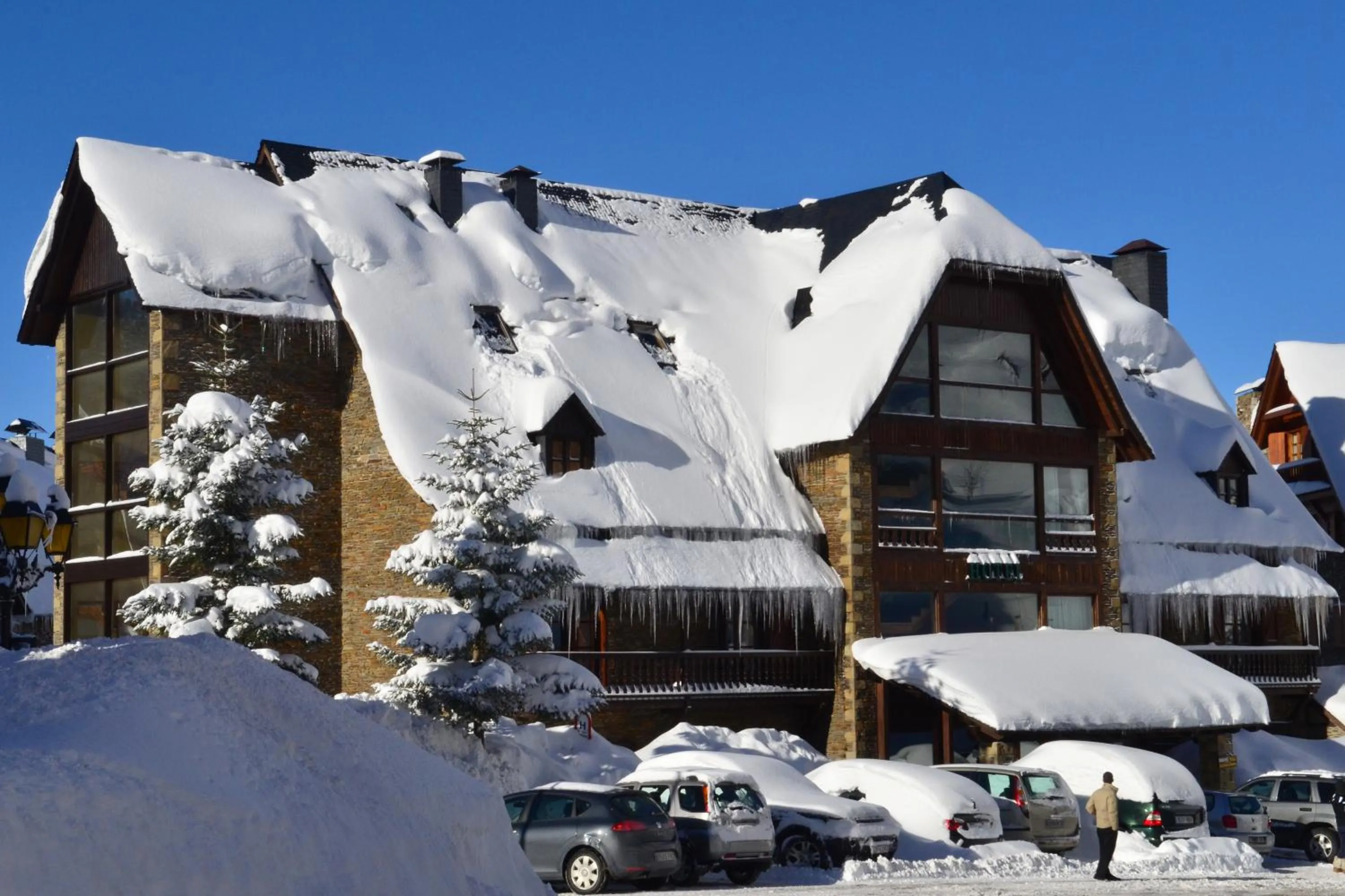 Facade/entrance in Hotel Chalet Bassibe