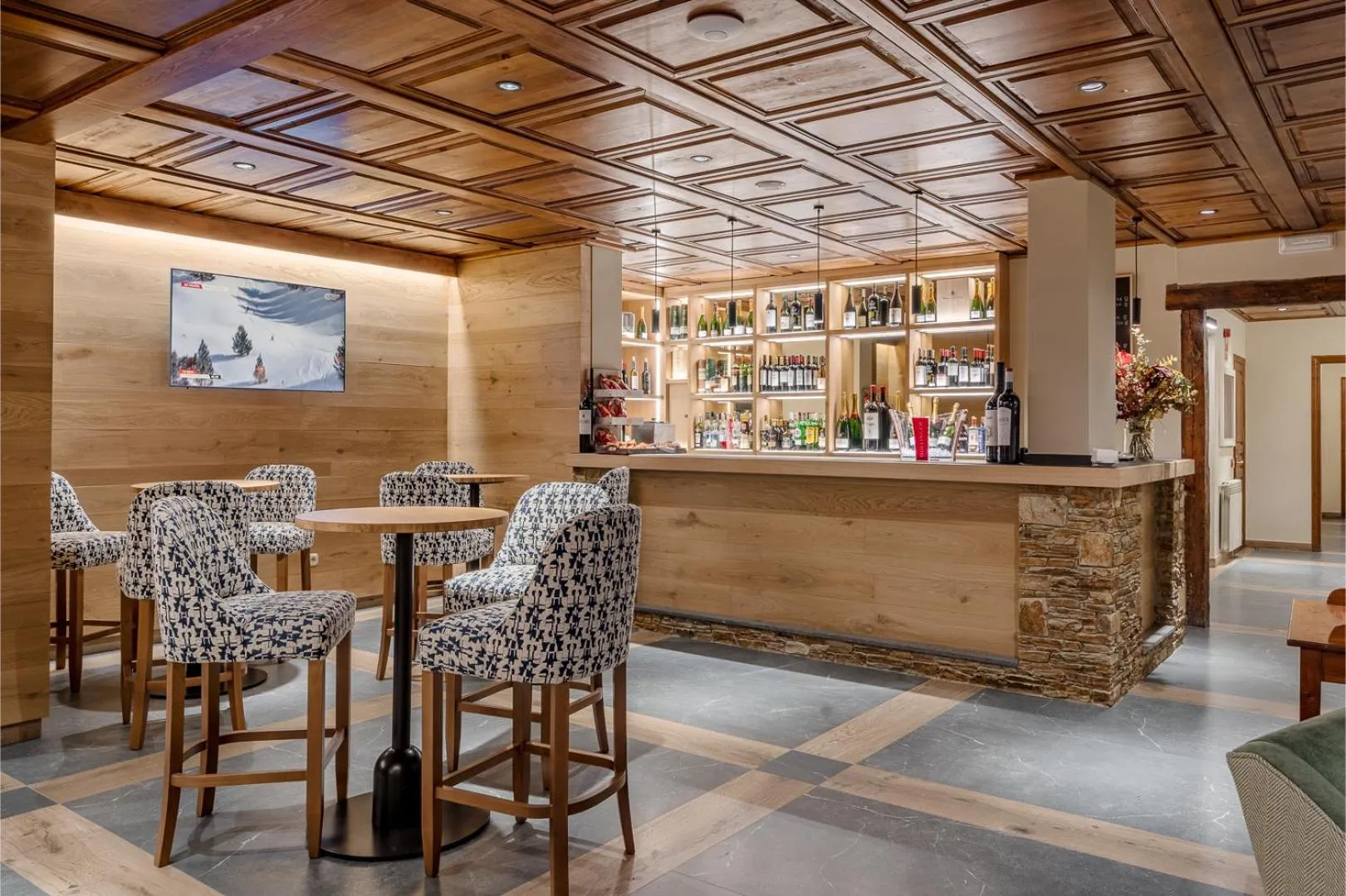 Lounge or bar in Hotel Chalet Bassibe