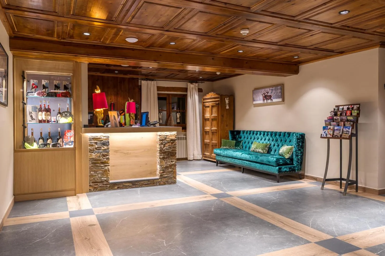 Lobby or reception in Hotel Chalet Bassibe