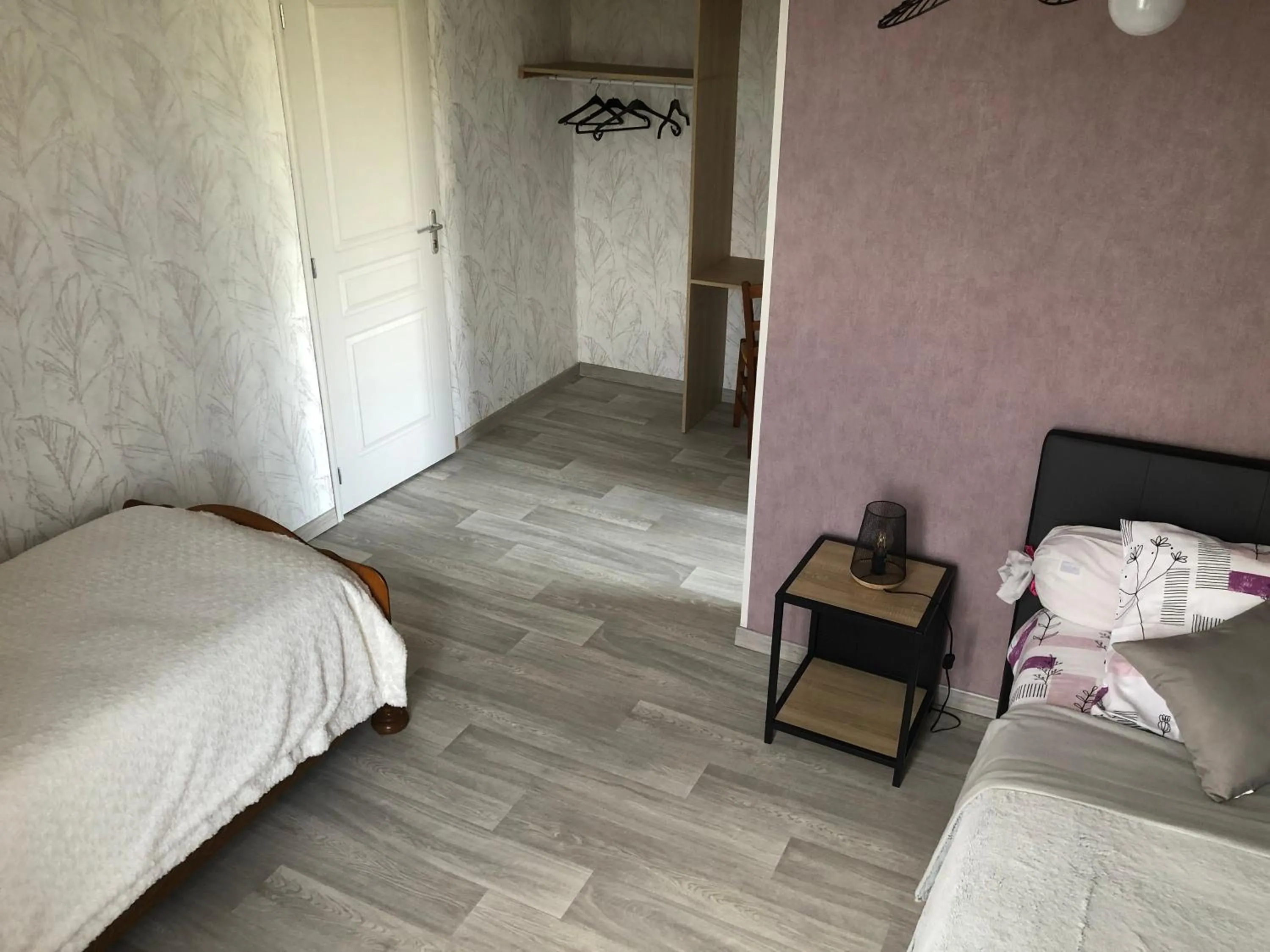 Photo of the whole room, Bed in Les hortensias