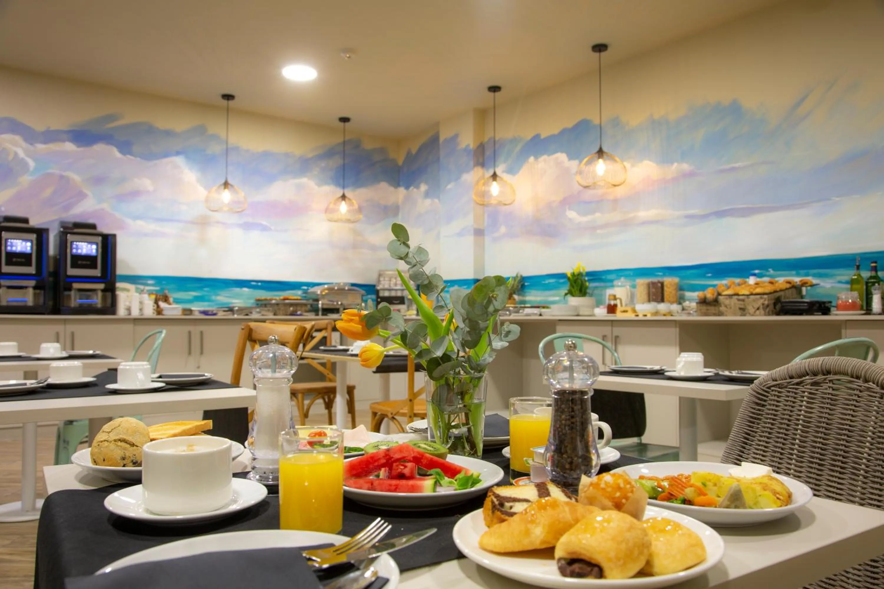 Buffet breakfast in Casual del Mar Málaga