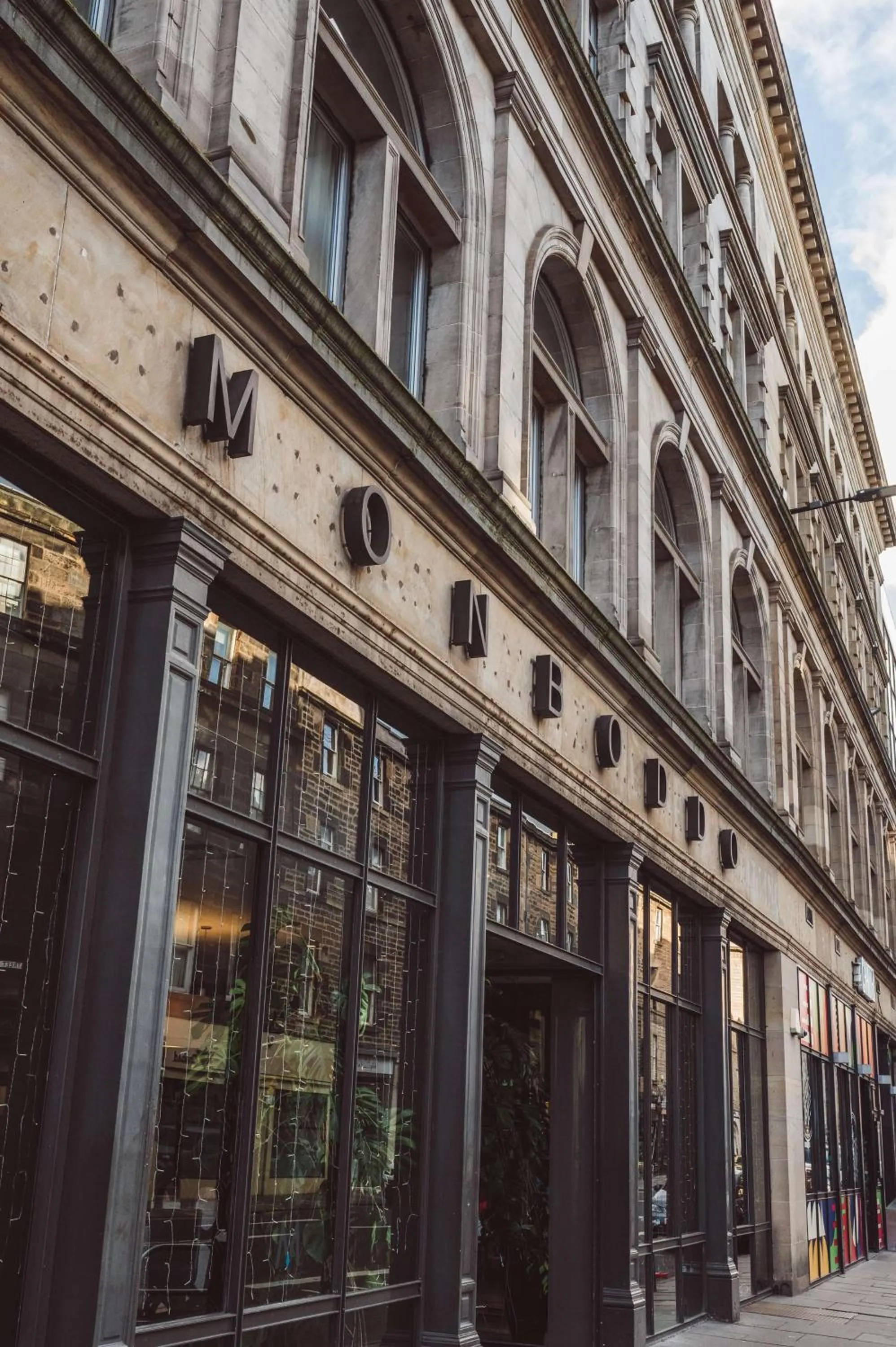 Lounge or bar in Doubletree by Hilton Edinburgh City Centre