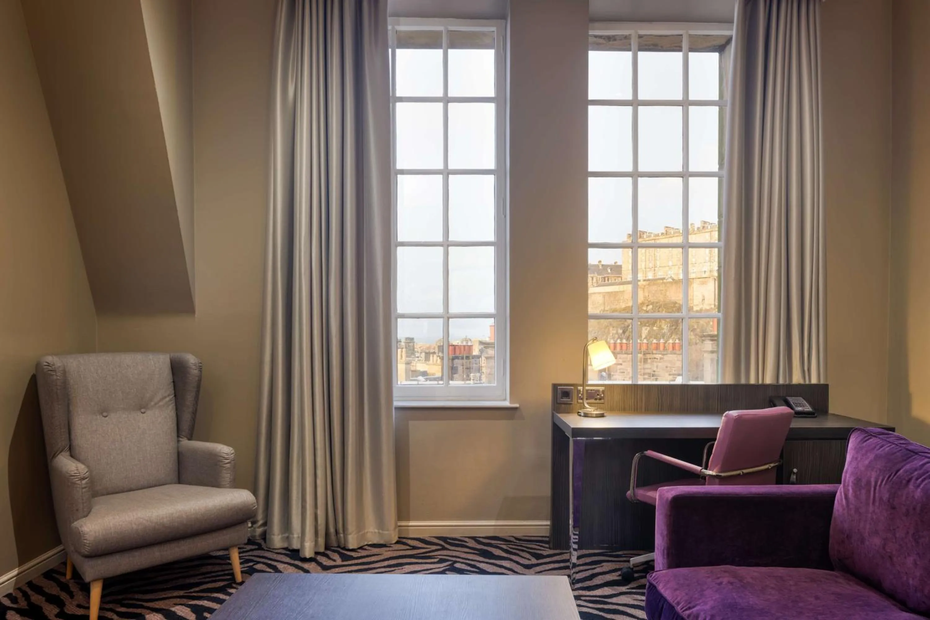 Bedroom in Doubletree by Hilton Edinburgh City Centre