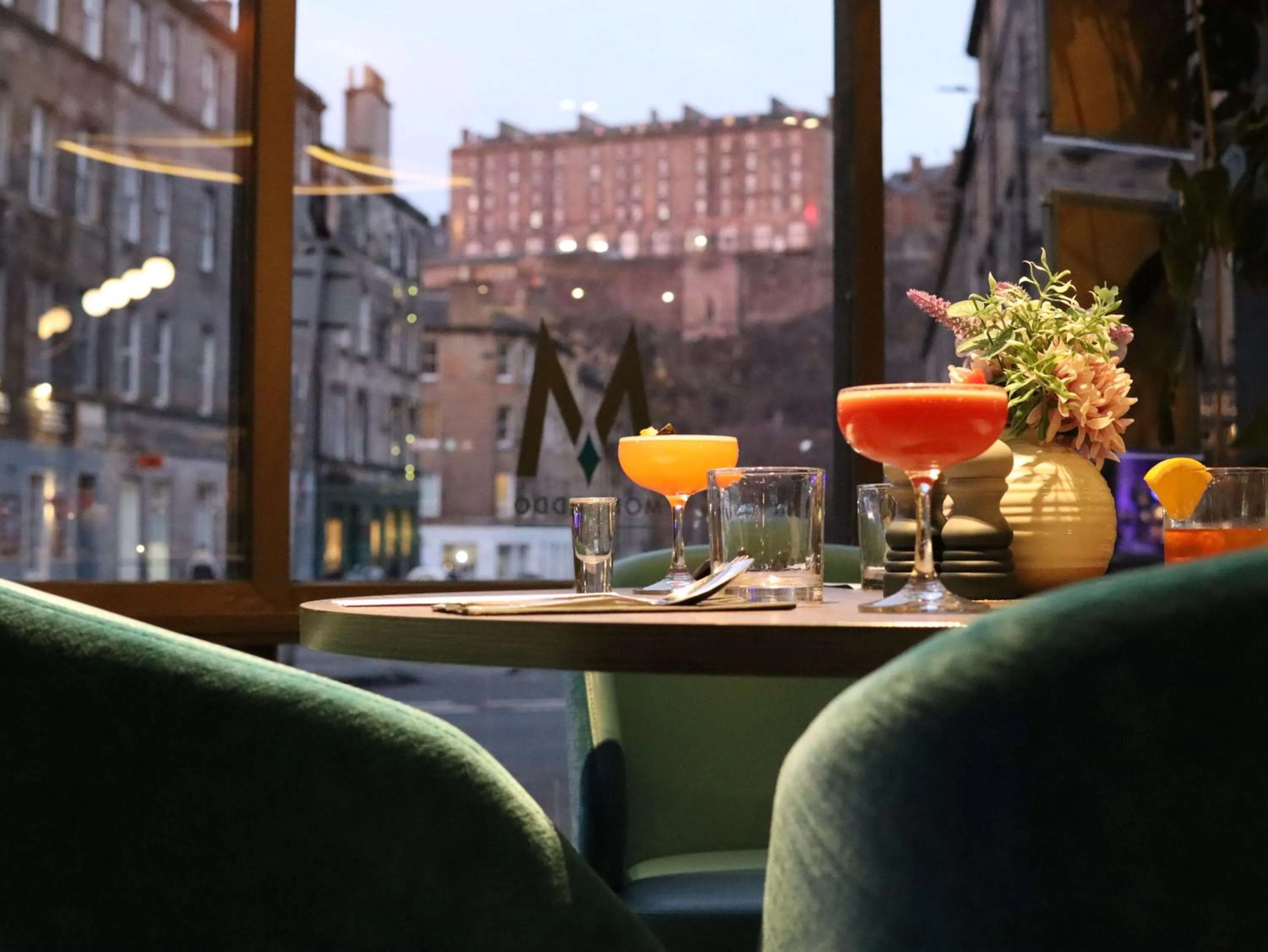 Lounge or bar in Doubletree by Hilton Edinburgh City Centre