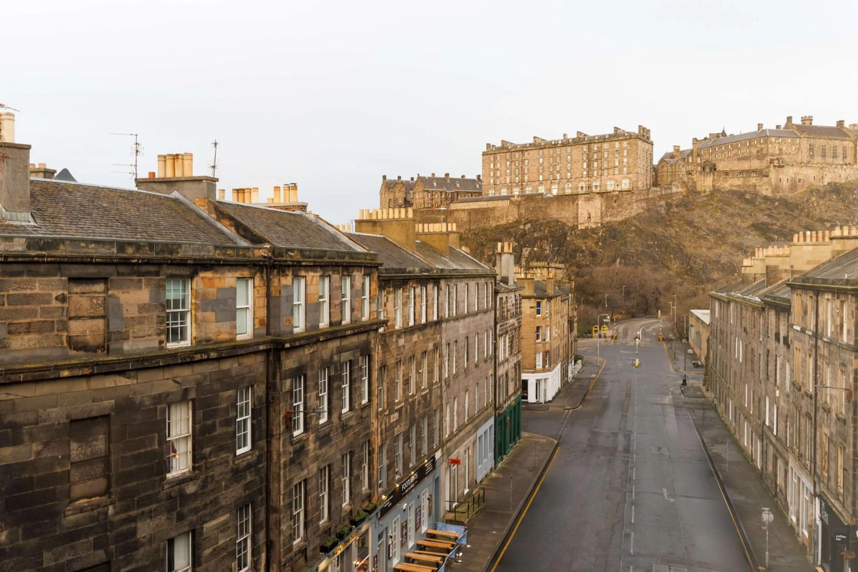 Photo of the whole room in Doubletree by Hilton Edinburgh City Centre