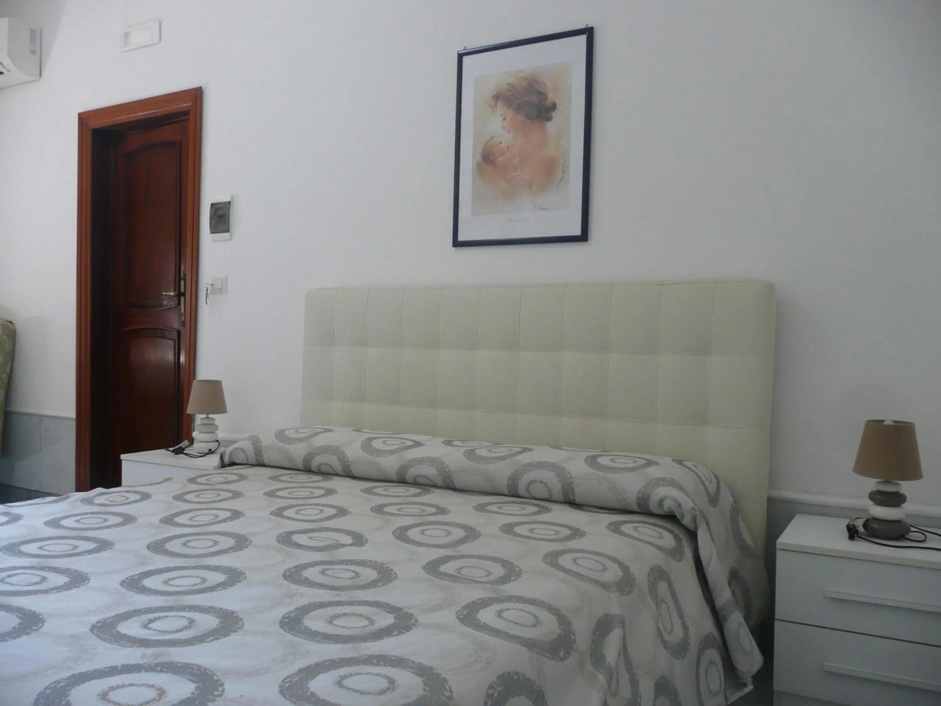 Bedroom, Bed in Garden House Ercolano