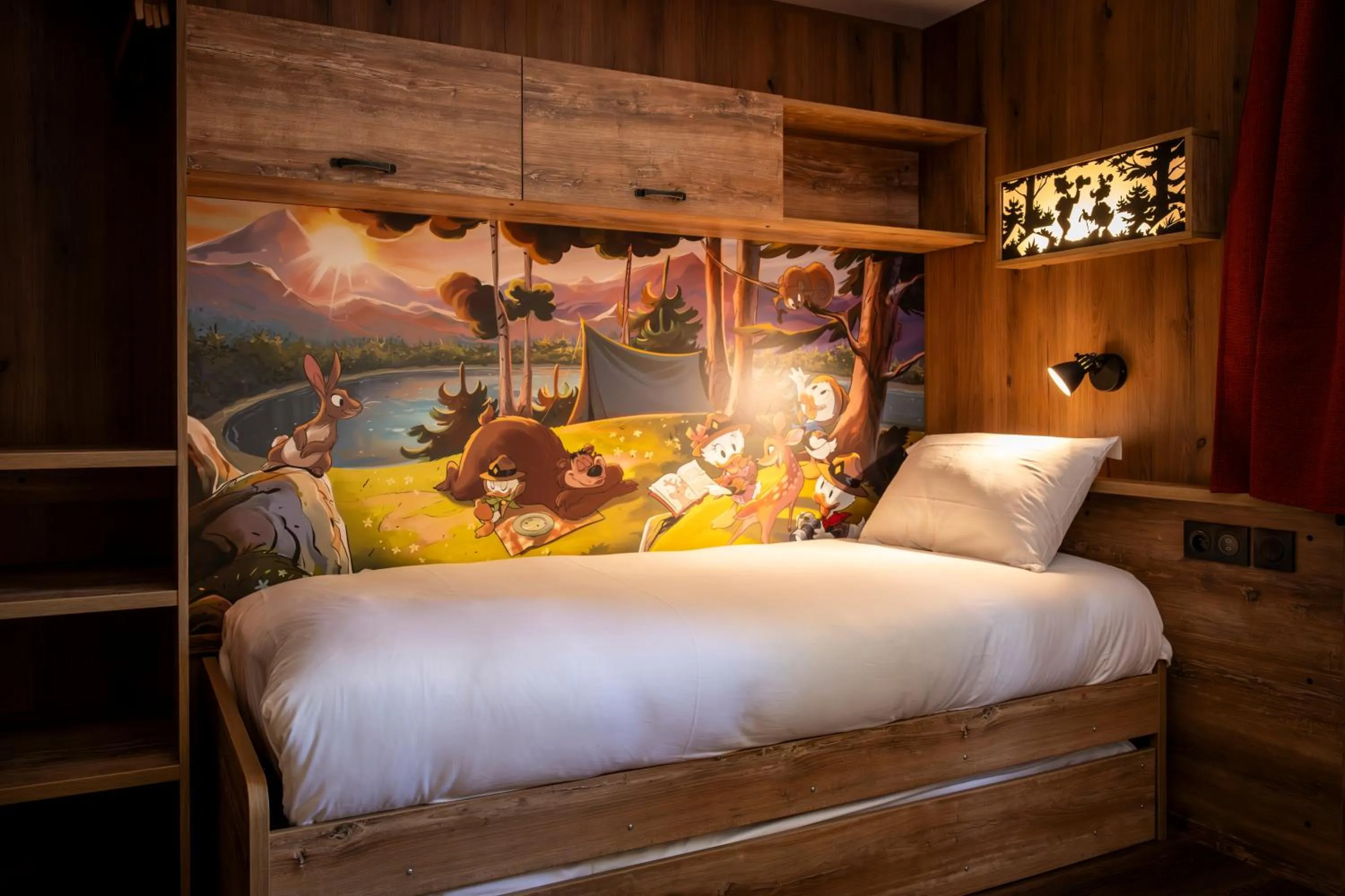 Bed in Disney Davy Crockett Ranch