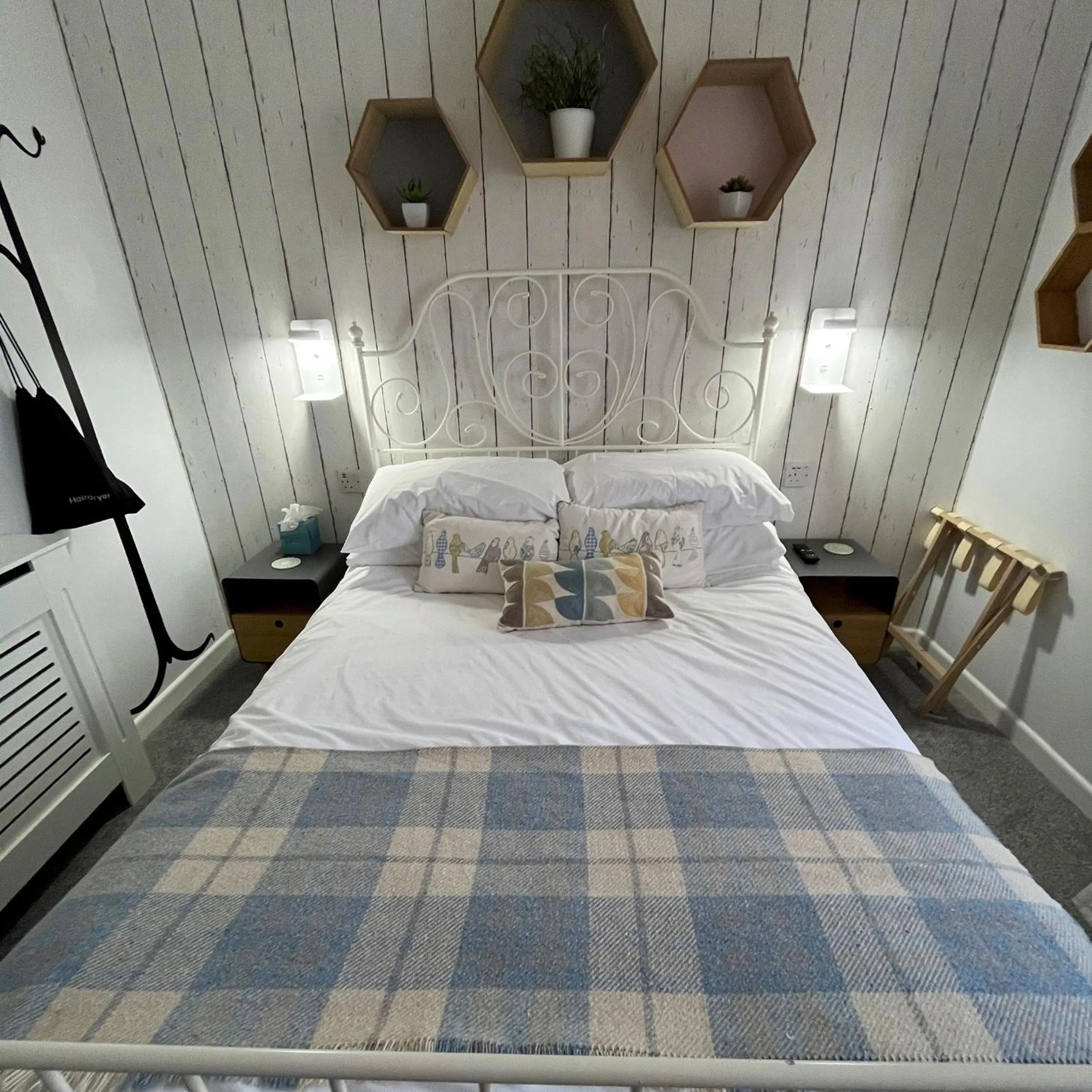 Bed in Porth Beach Hotel