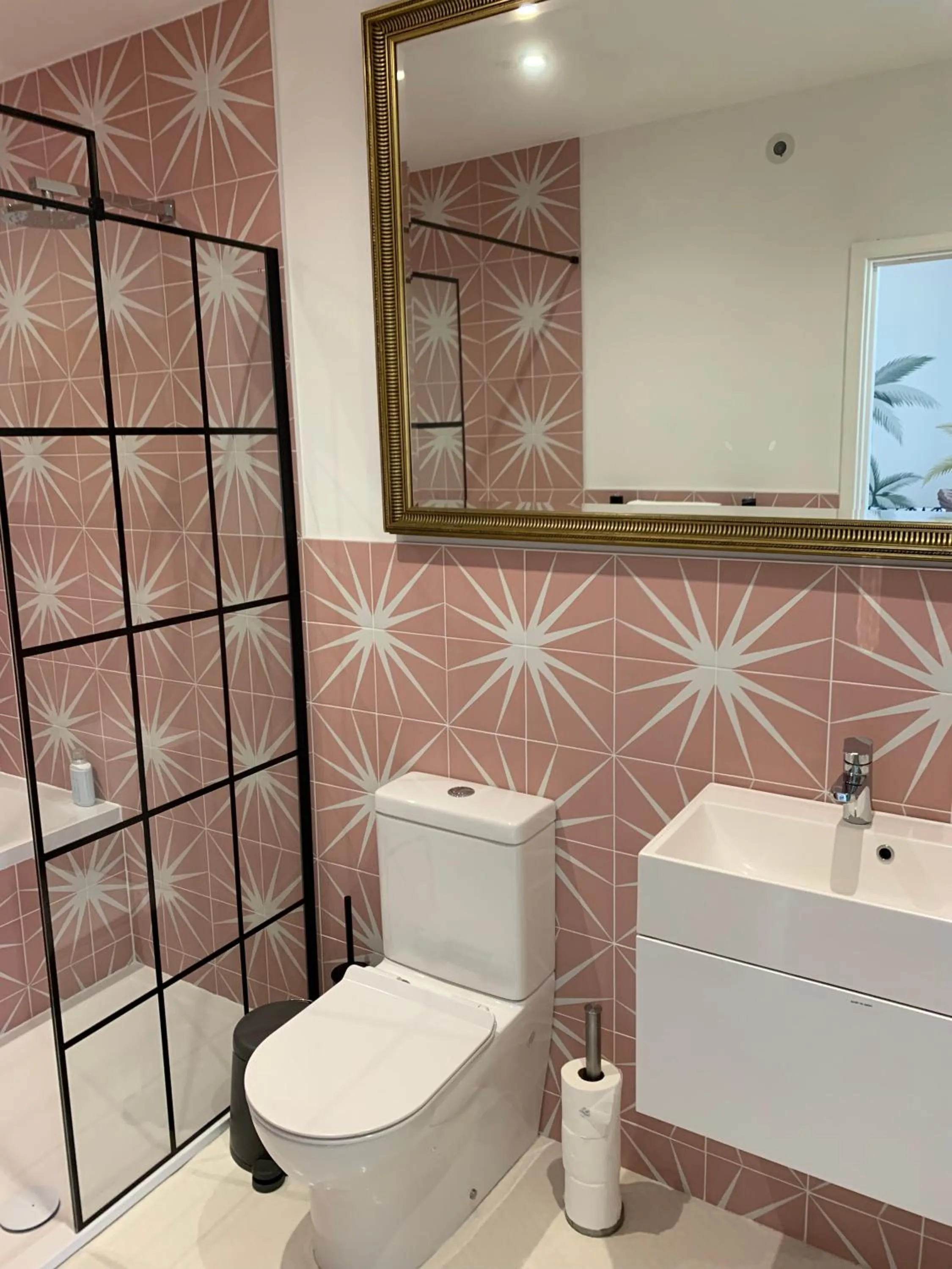 Bathroom in Porth Beach Hotel