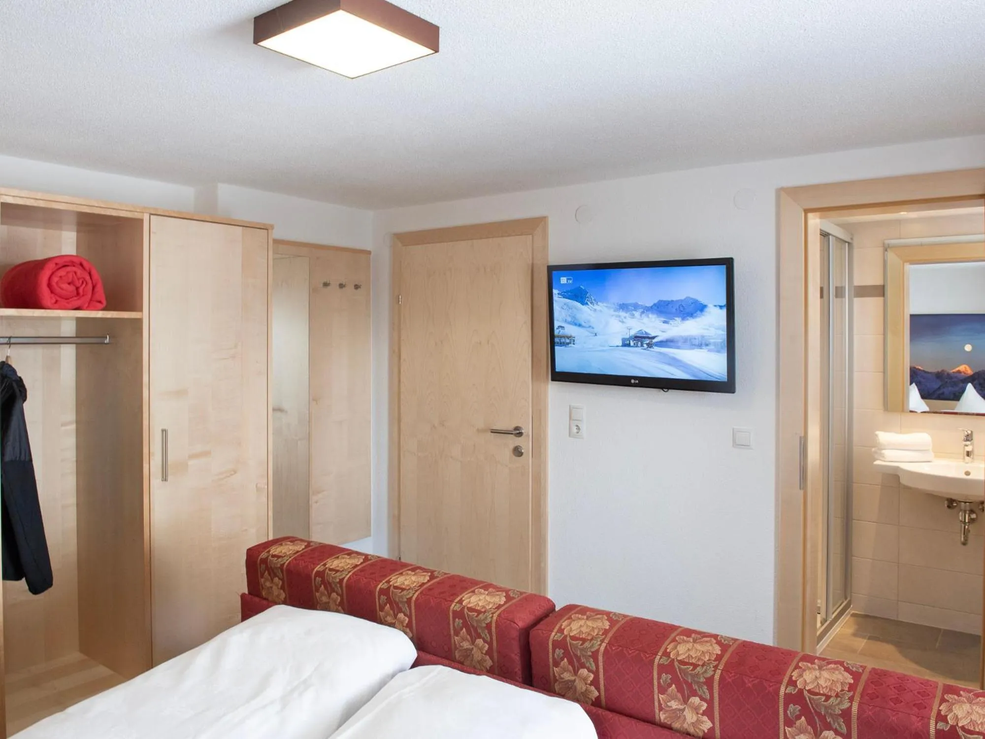 TV and multimedia, Bed in Glanzer Homes Hochsölden