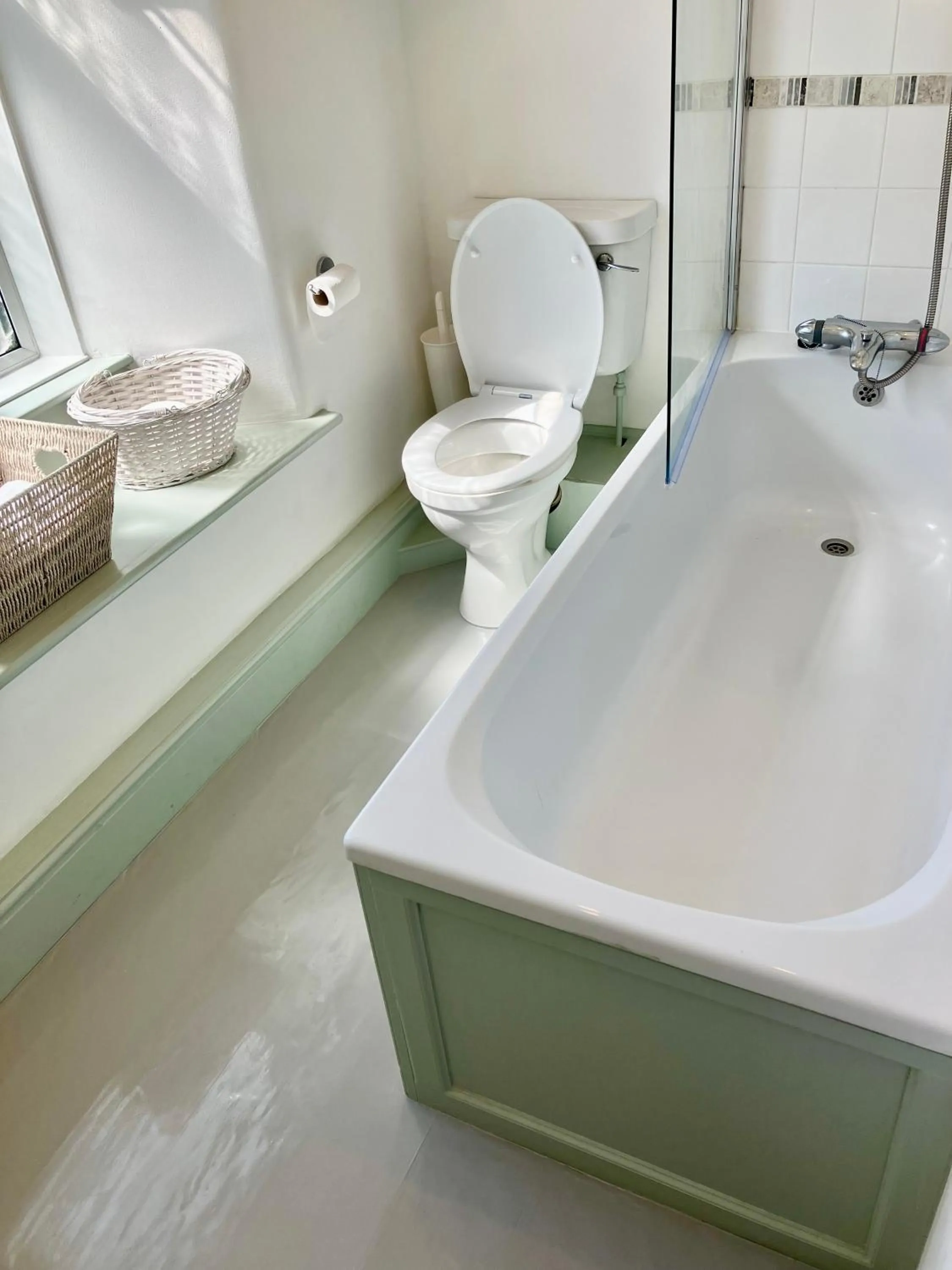 Bath in The Old Post House B&B