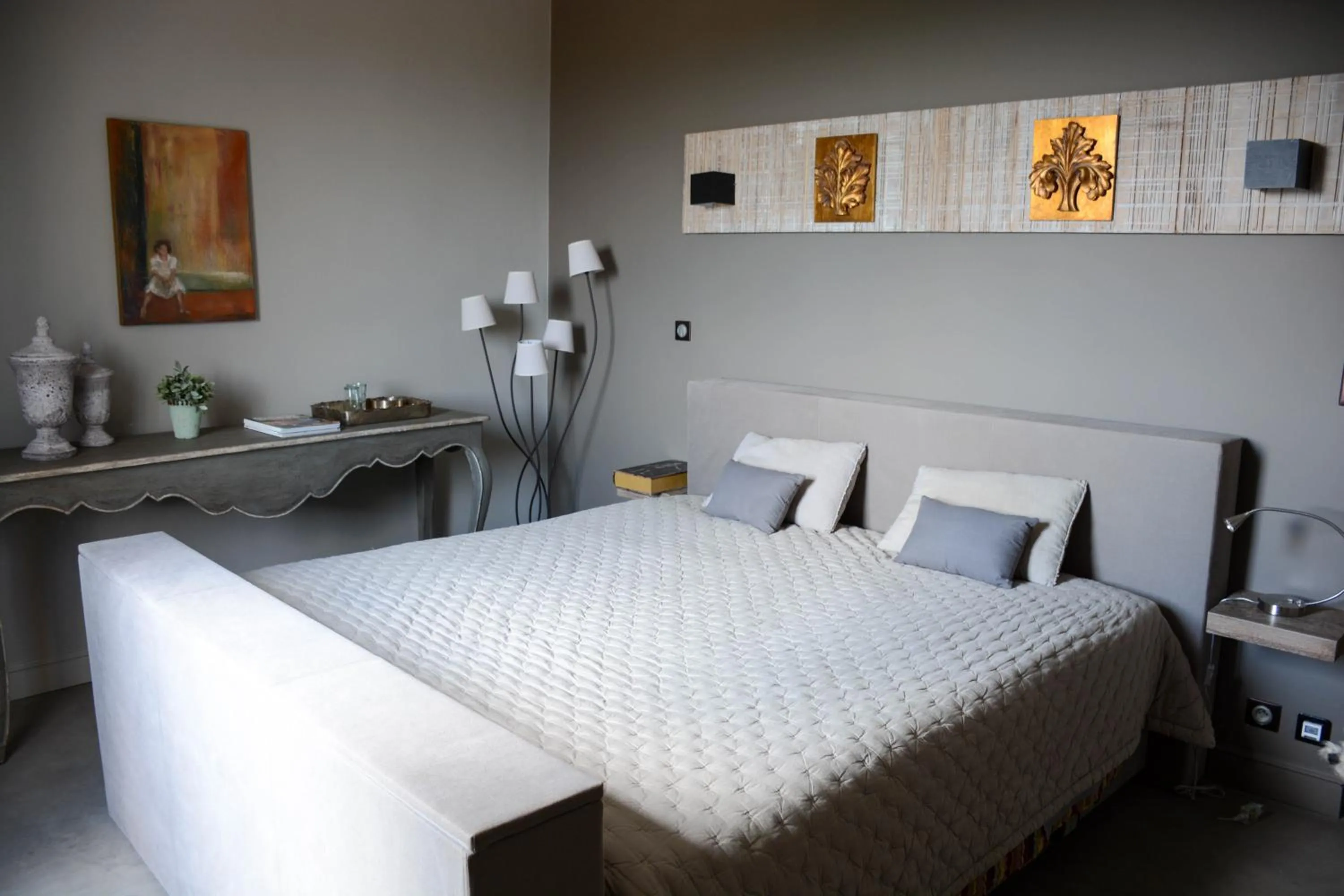 Photo of the whole room, Bed in Le Petit Chateau