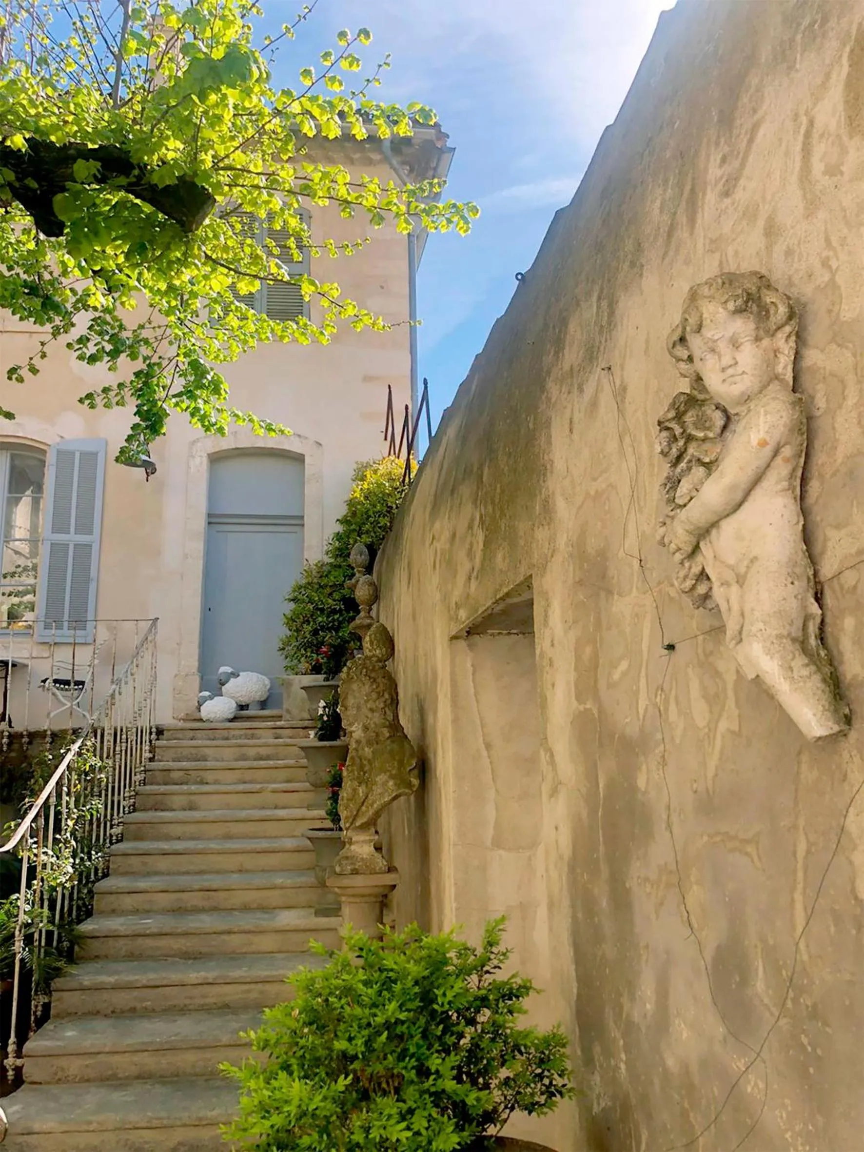 Patio in Le Petit Chateau