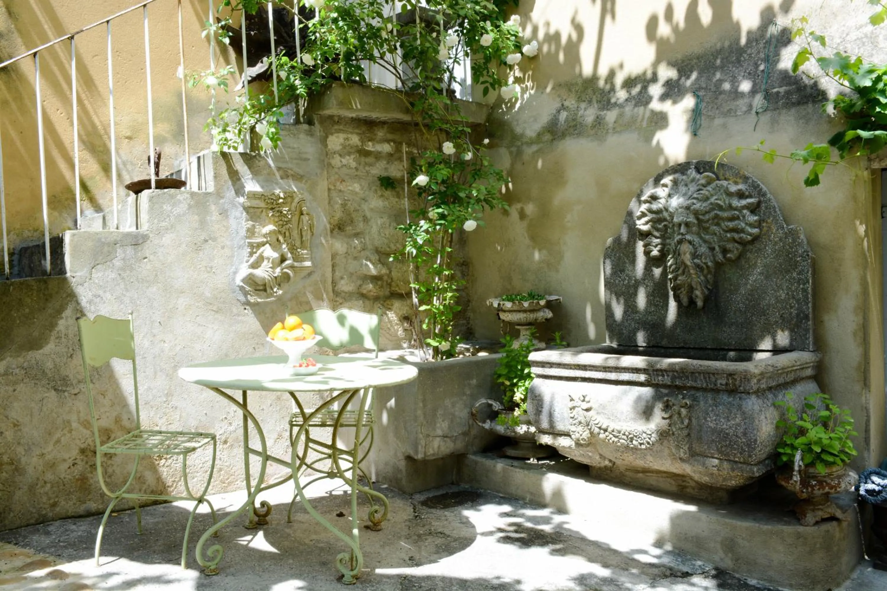 Patio in Le Petit Chateau