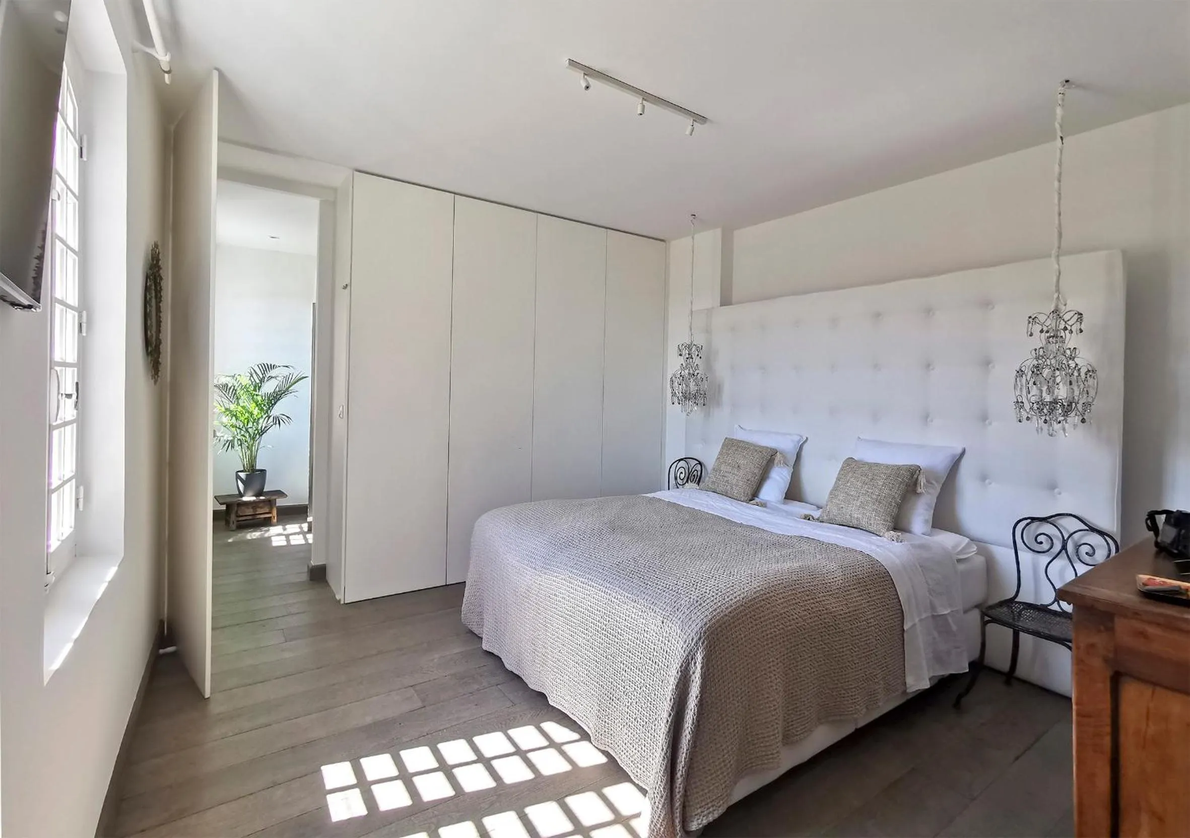 Bedroom, Bed in Le Petit Chateau