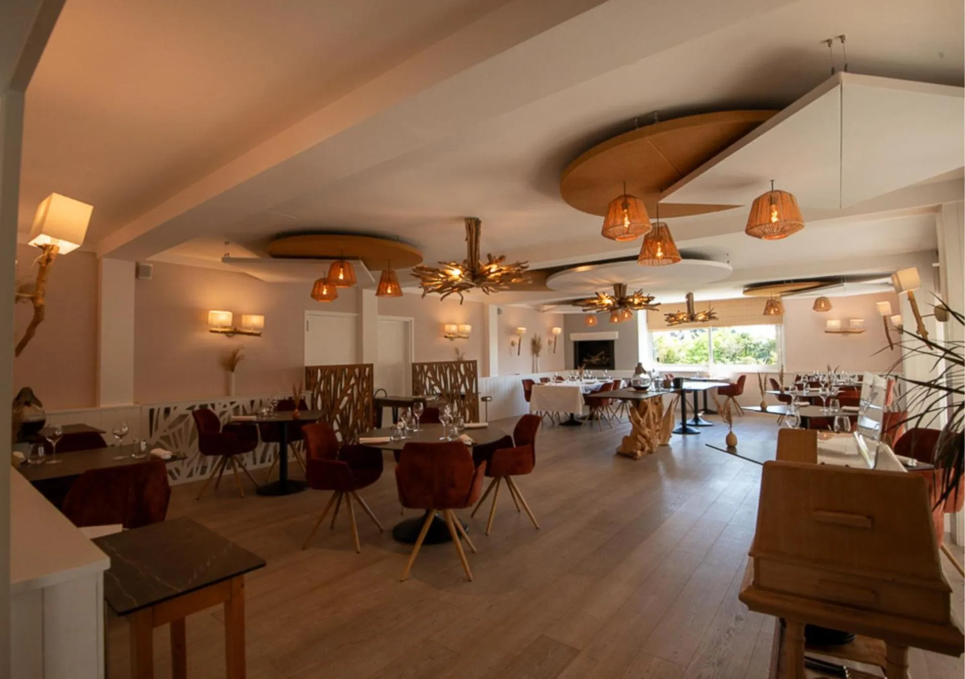 Restaurant/places to eat in Logis Le Gavrinis