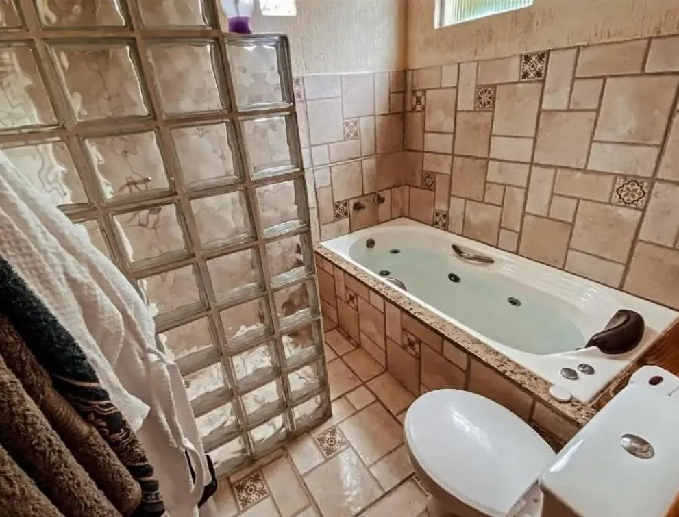 Hot Tub in Pousada Refúgio dos Pássaros