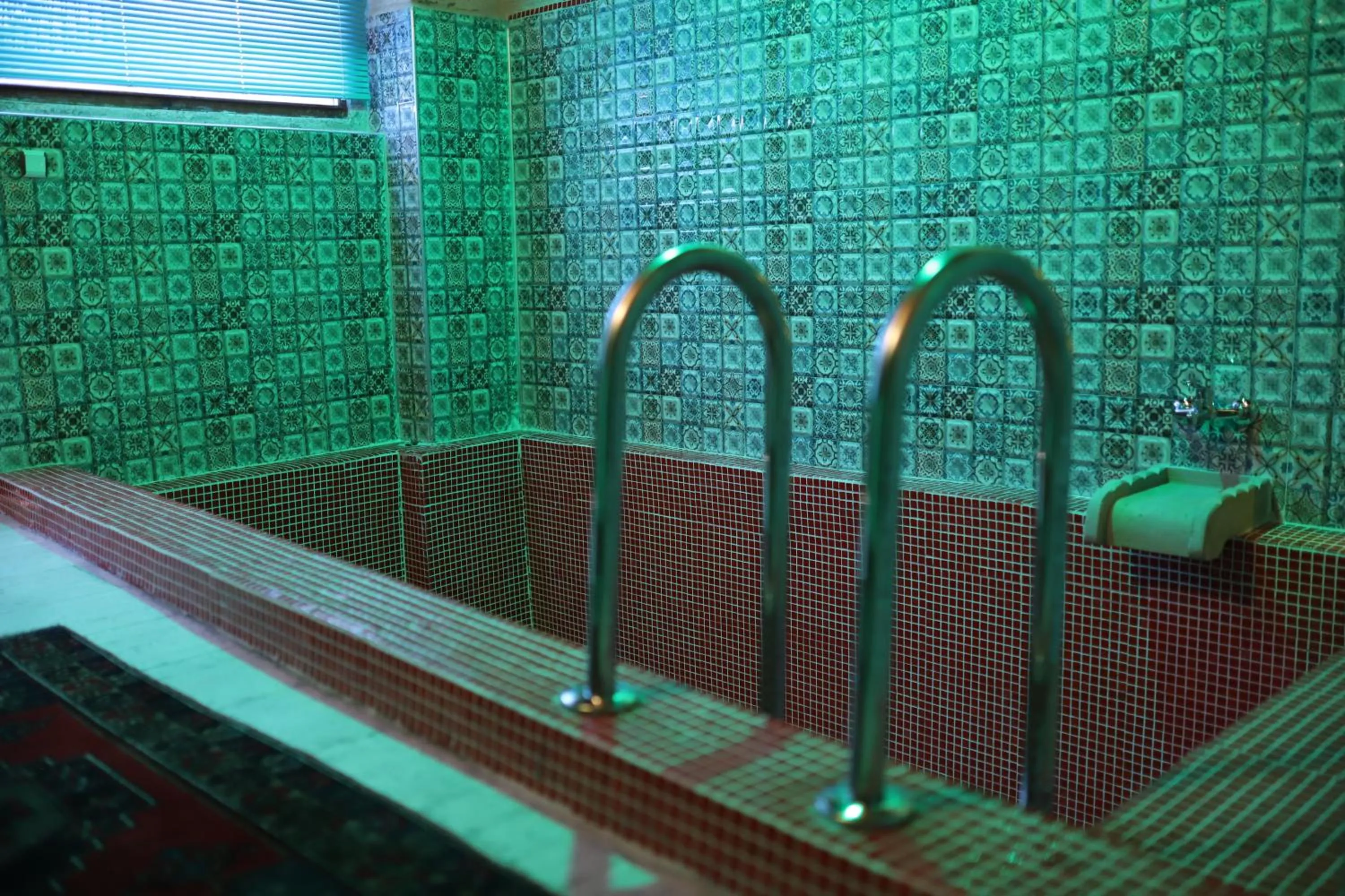 Swimming pool in Fosil Cave Hotel