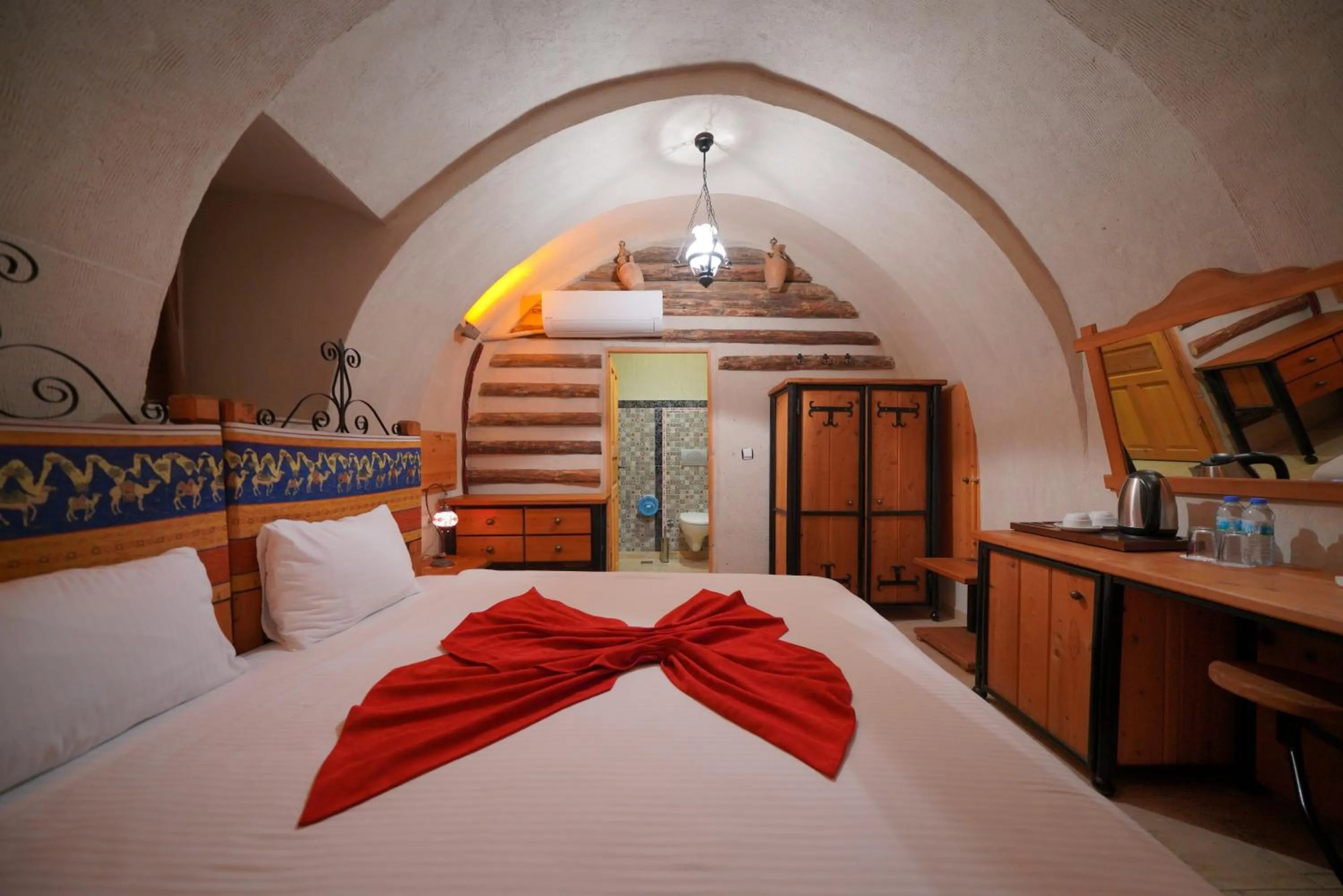 Photo of the whole room, Bed in Fosil Cave Hotel