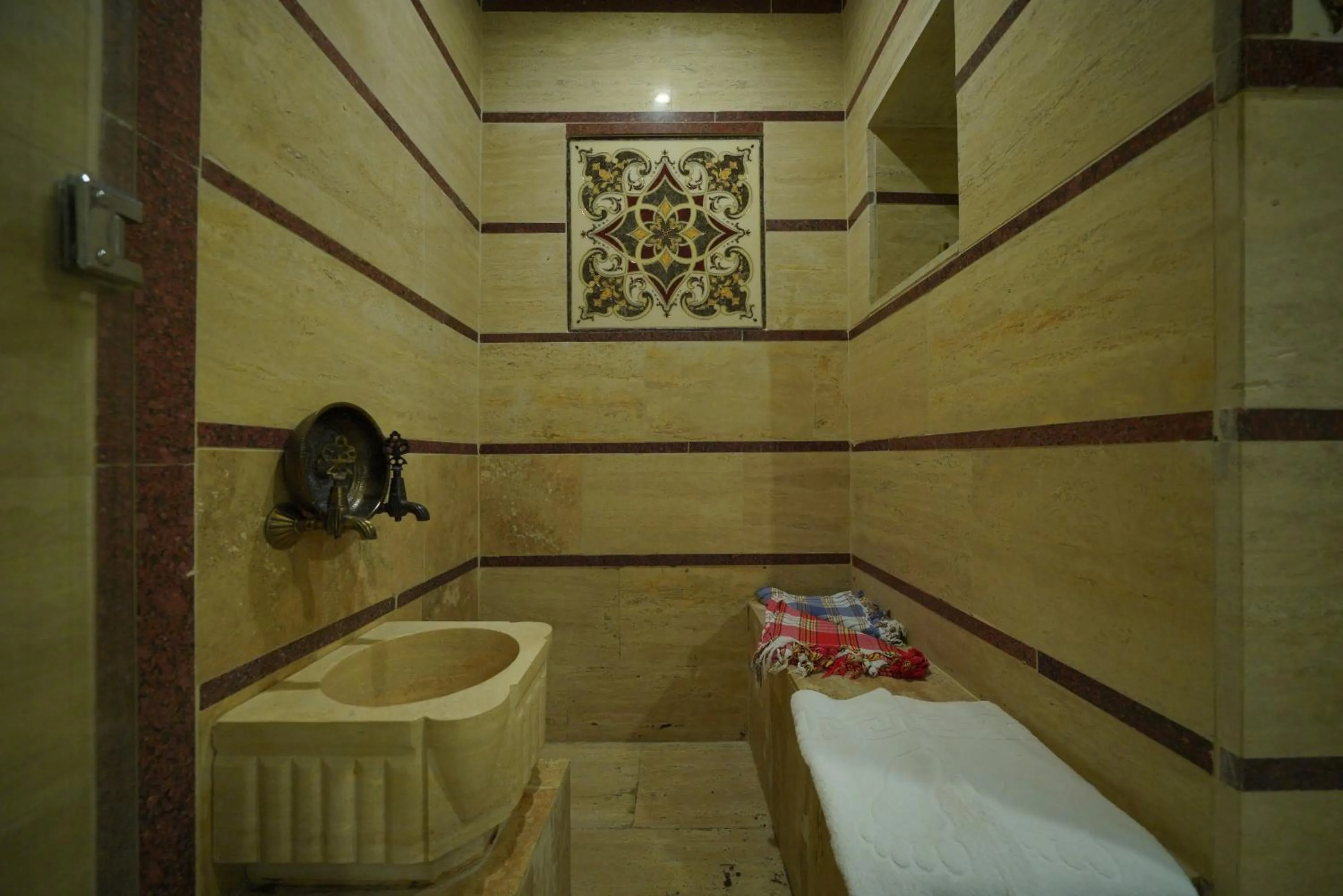 Property building in Fosil Cave Hotel