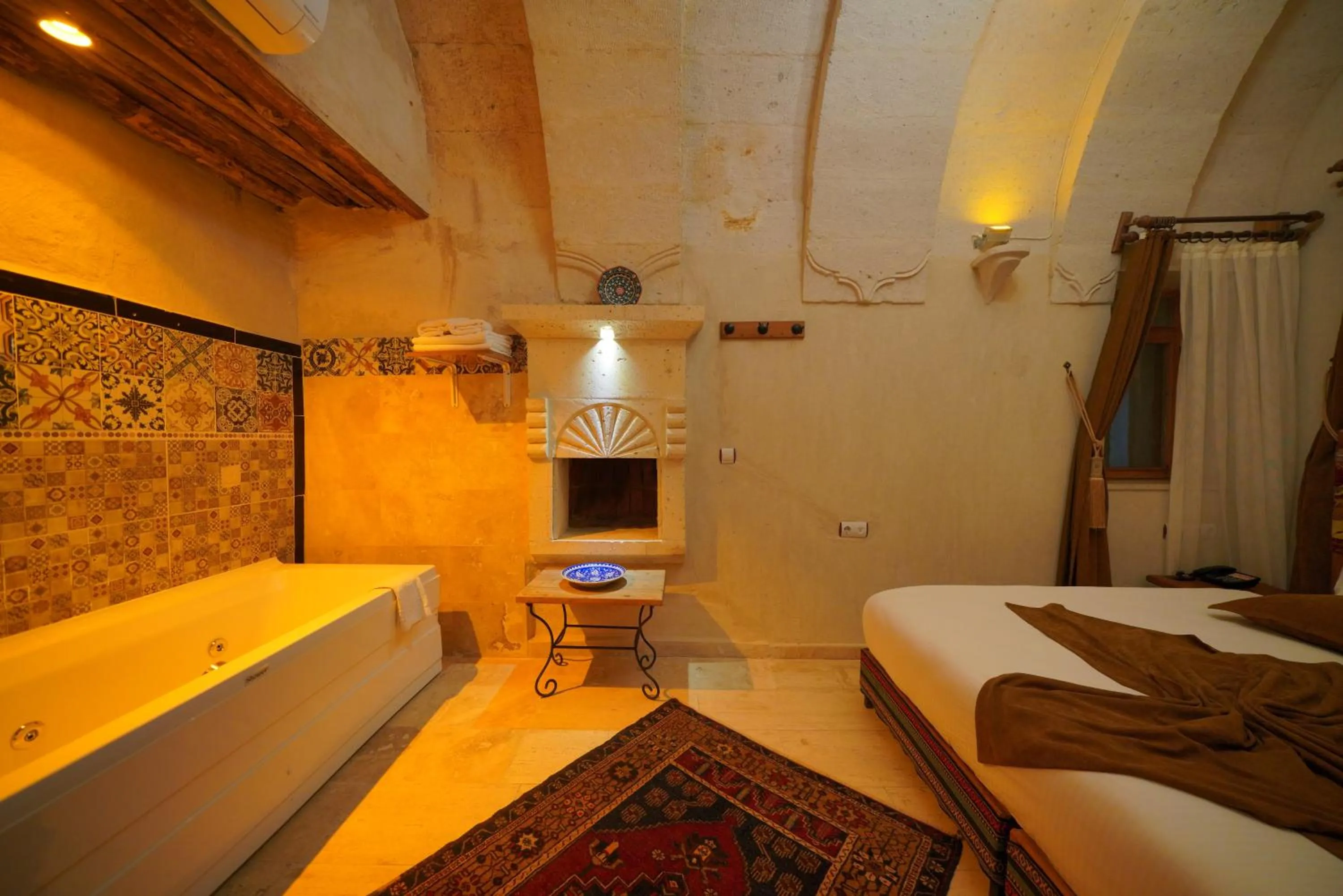 Bedroom, Bed in Fosil Cave Hotel