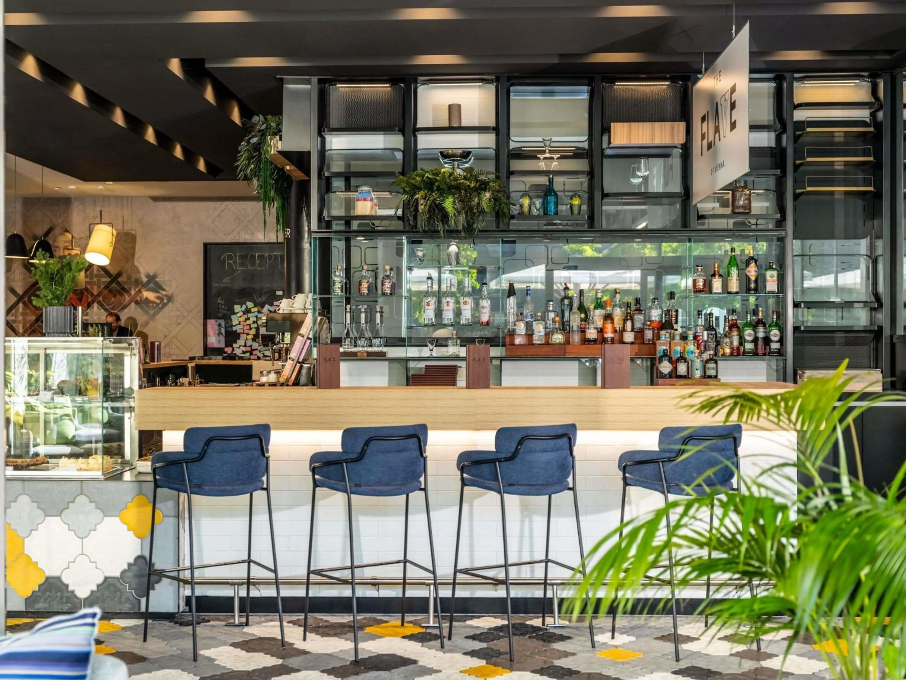 Lounge or bar in Novotel Wien Hauptbahnhof