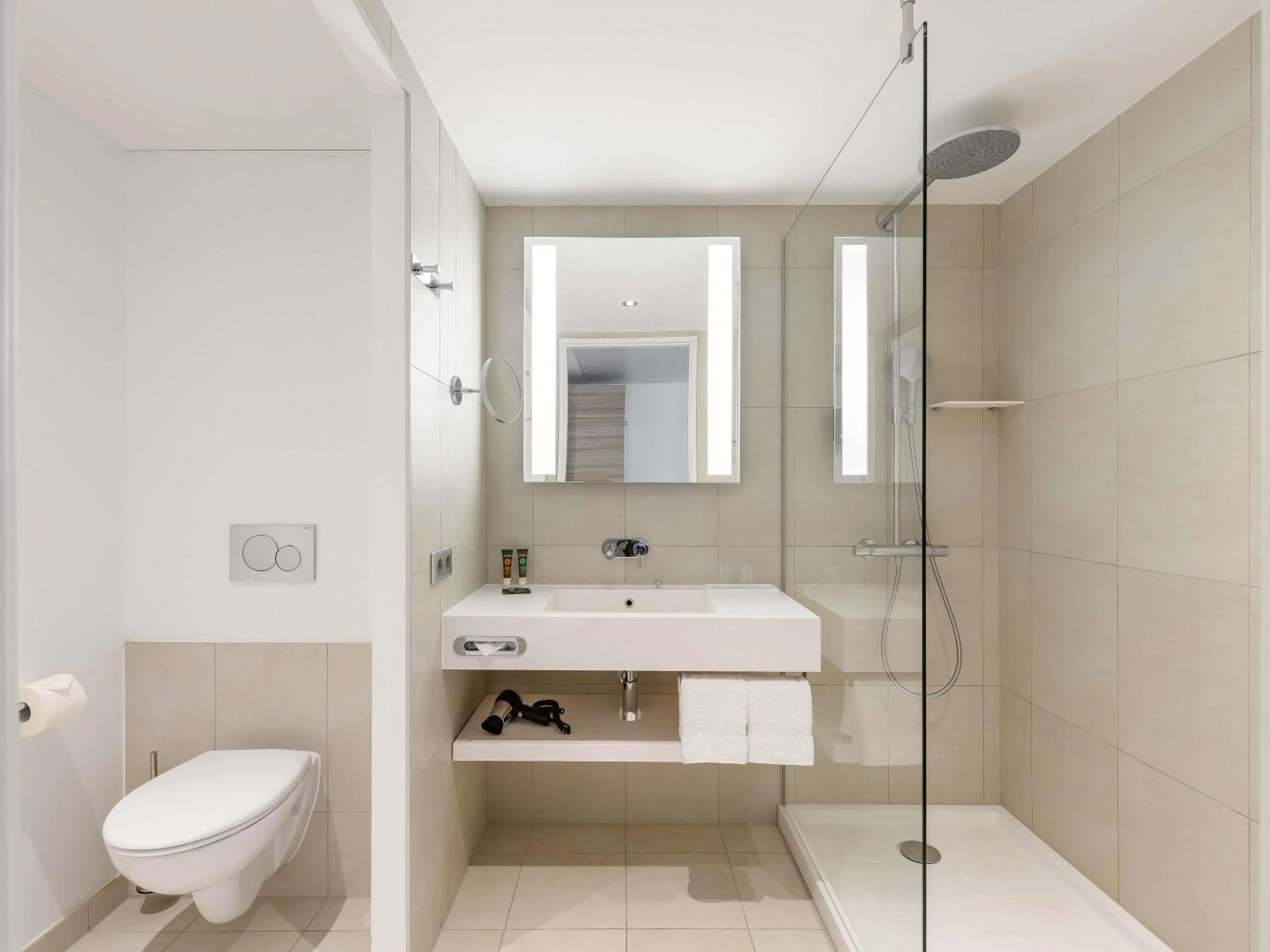 Bedroom in Novotel Wien Hauptbahnhof