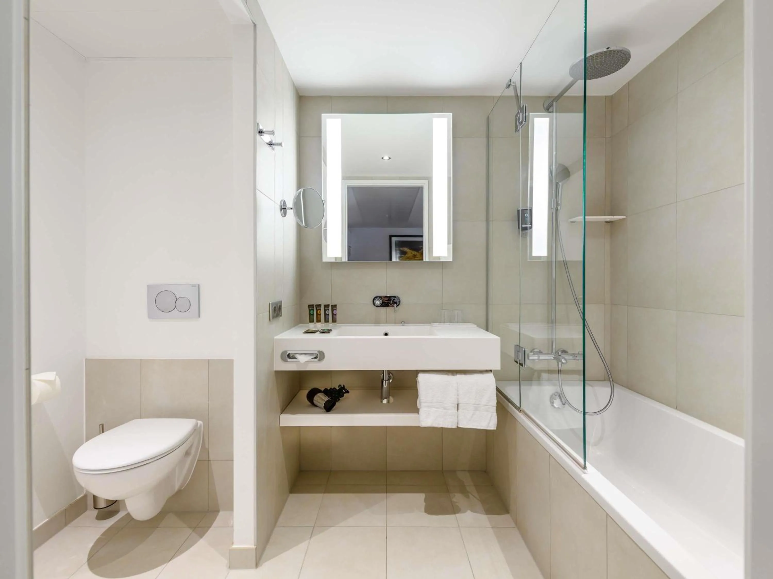 Bedroom in Novotel Wien Hauptbahnhof