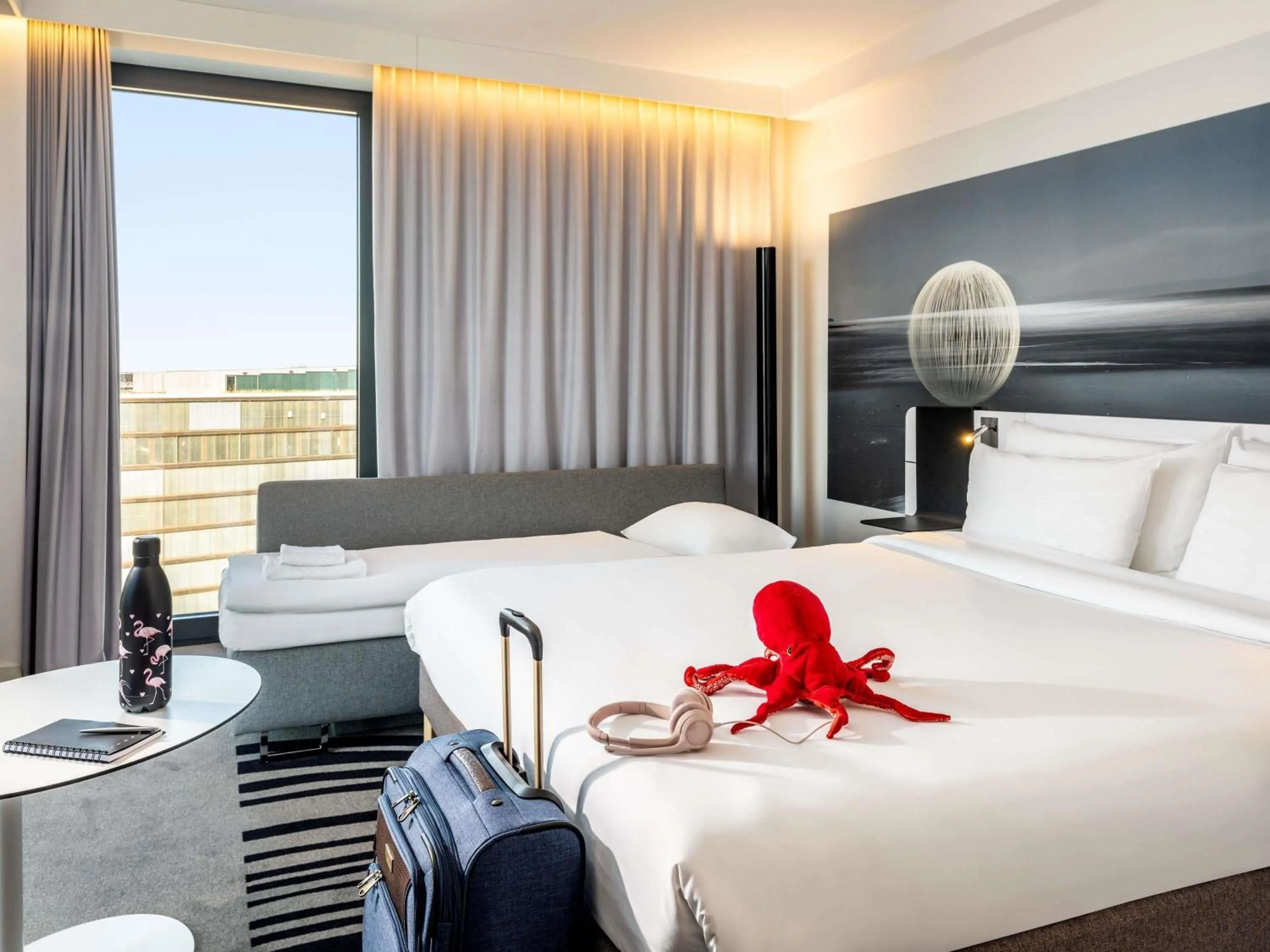 Bedroom, Bed in Novotel Wien Hauptbahnhof