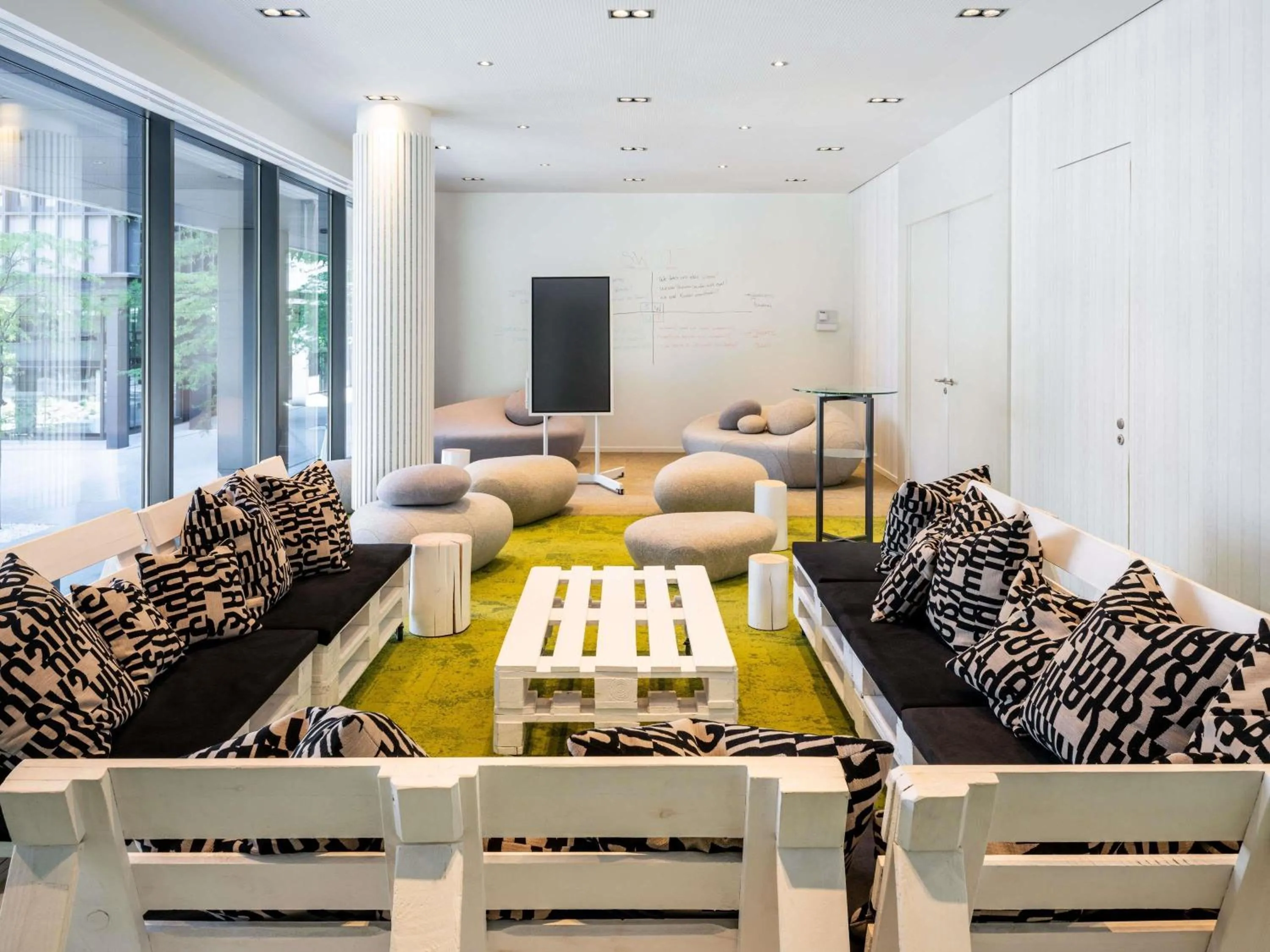 Meeting/conference room, Bed in Novotel Wien Hauptbahnhof