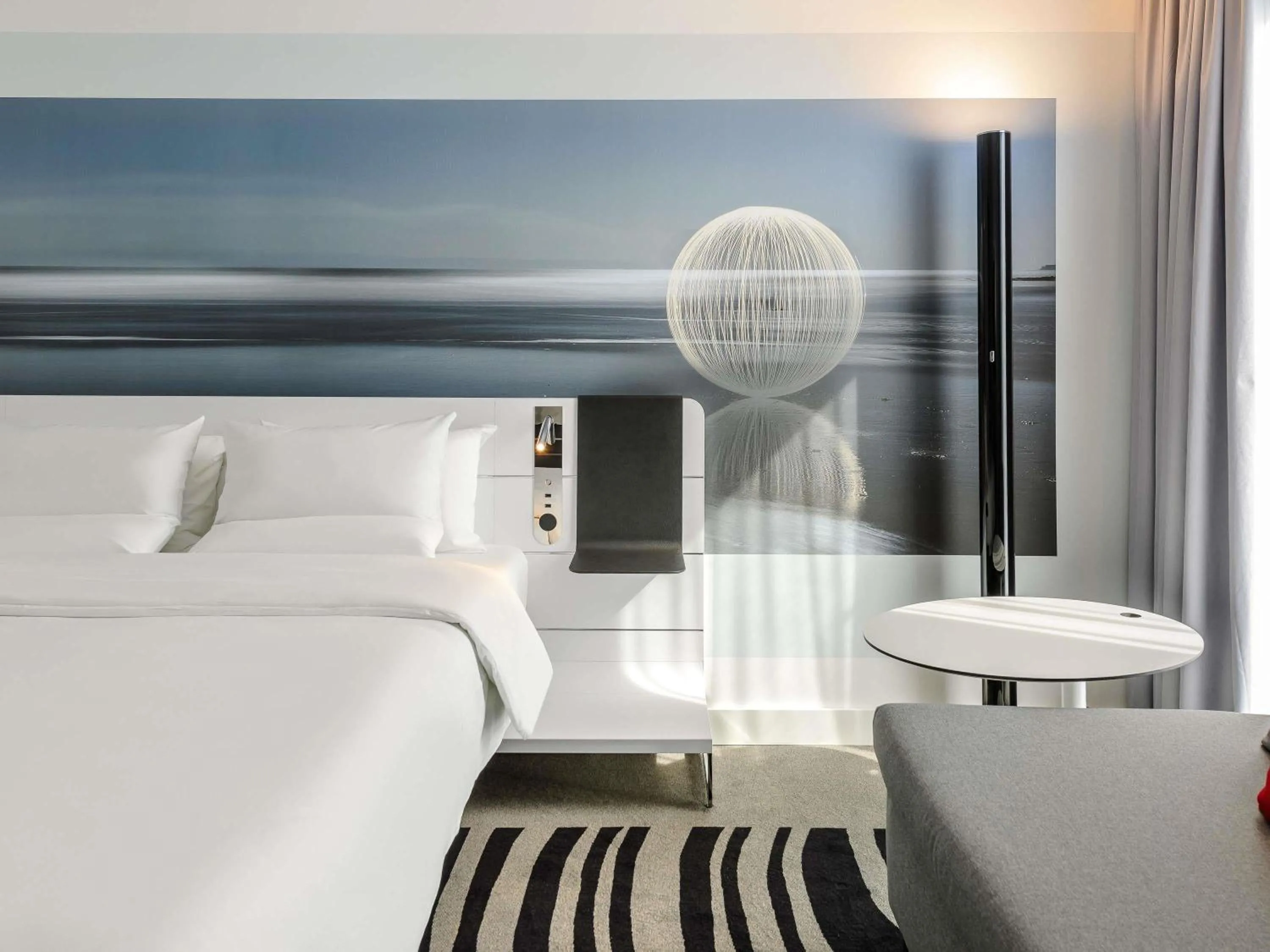 Bedroom, Bed in Novotel Wien Hauptbahnhof