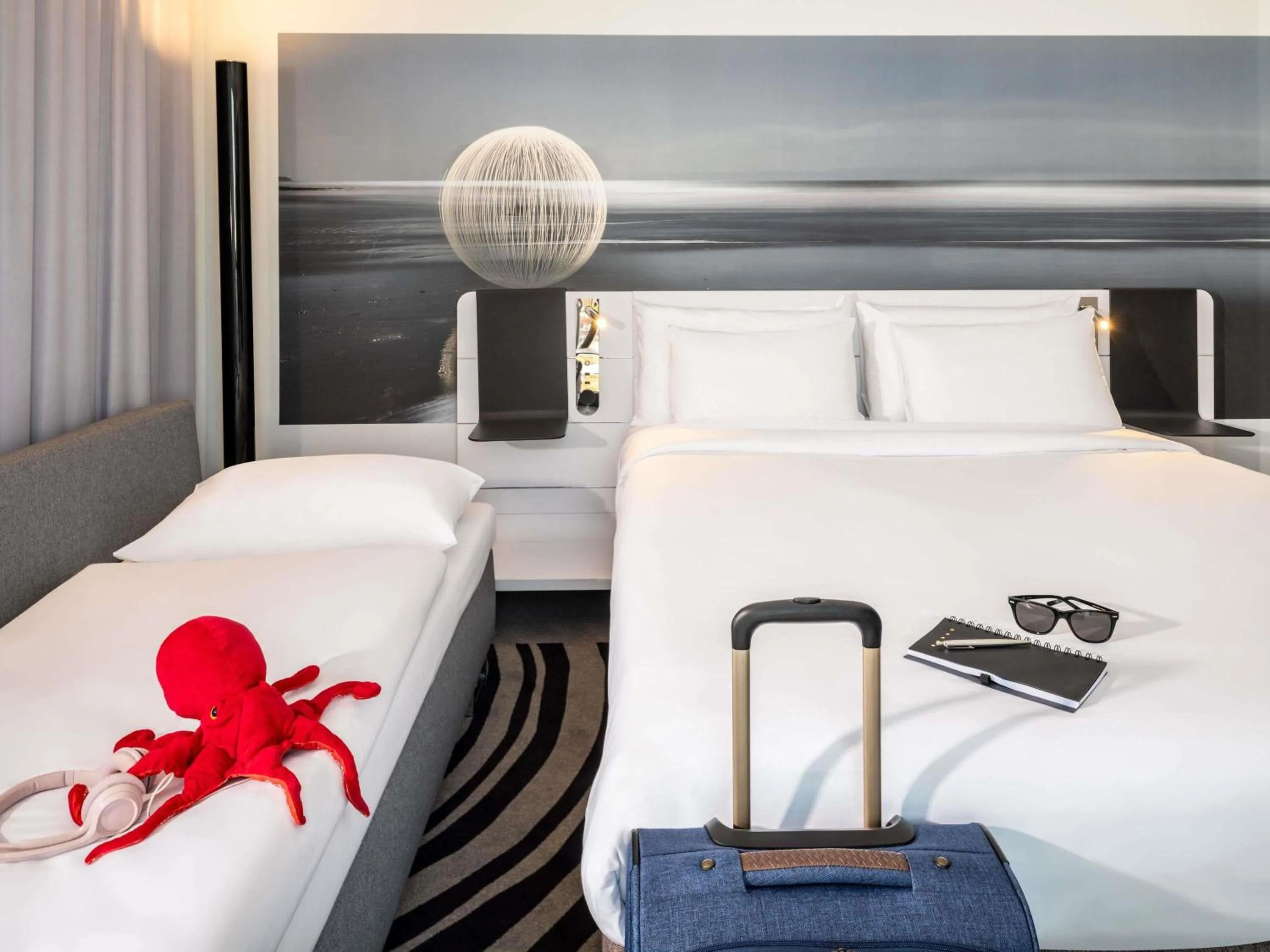 Bedroom, Bed in Novotel Wien Hauptbahnhof