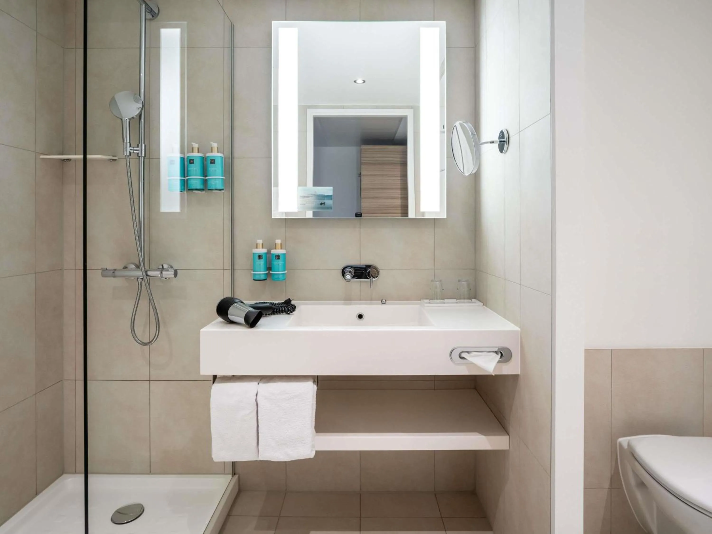 Bedroom in Novotel Wien Hauptbahnhof