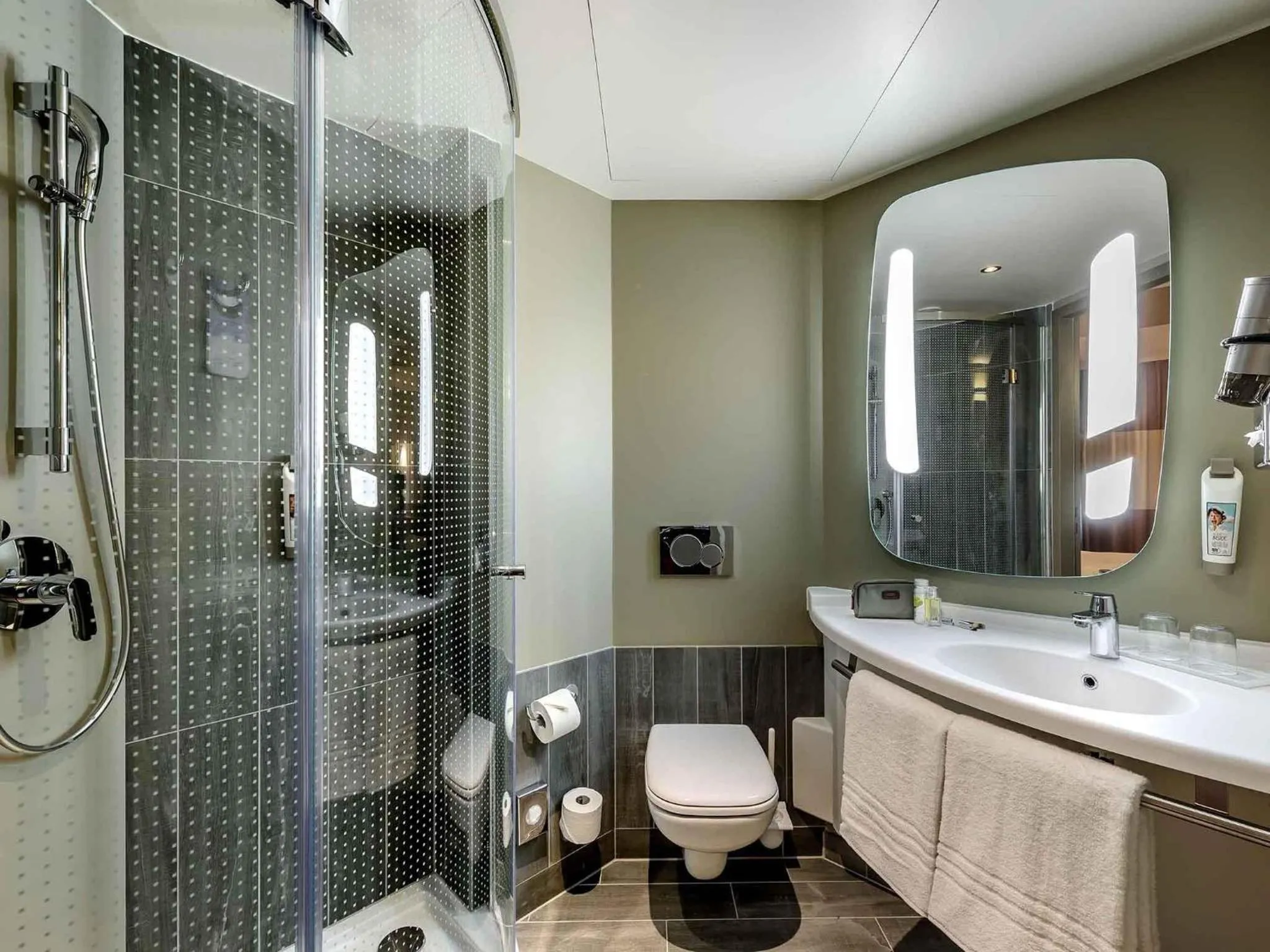 Bedroom in ibis Wien Hauptbahnhof