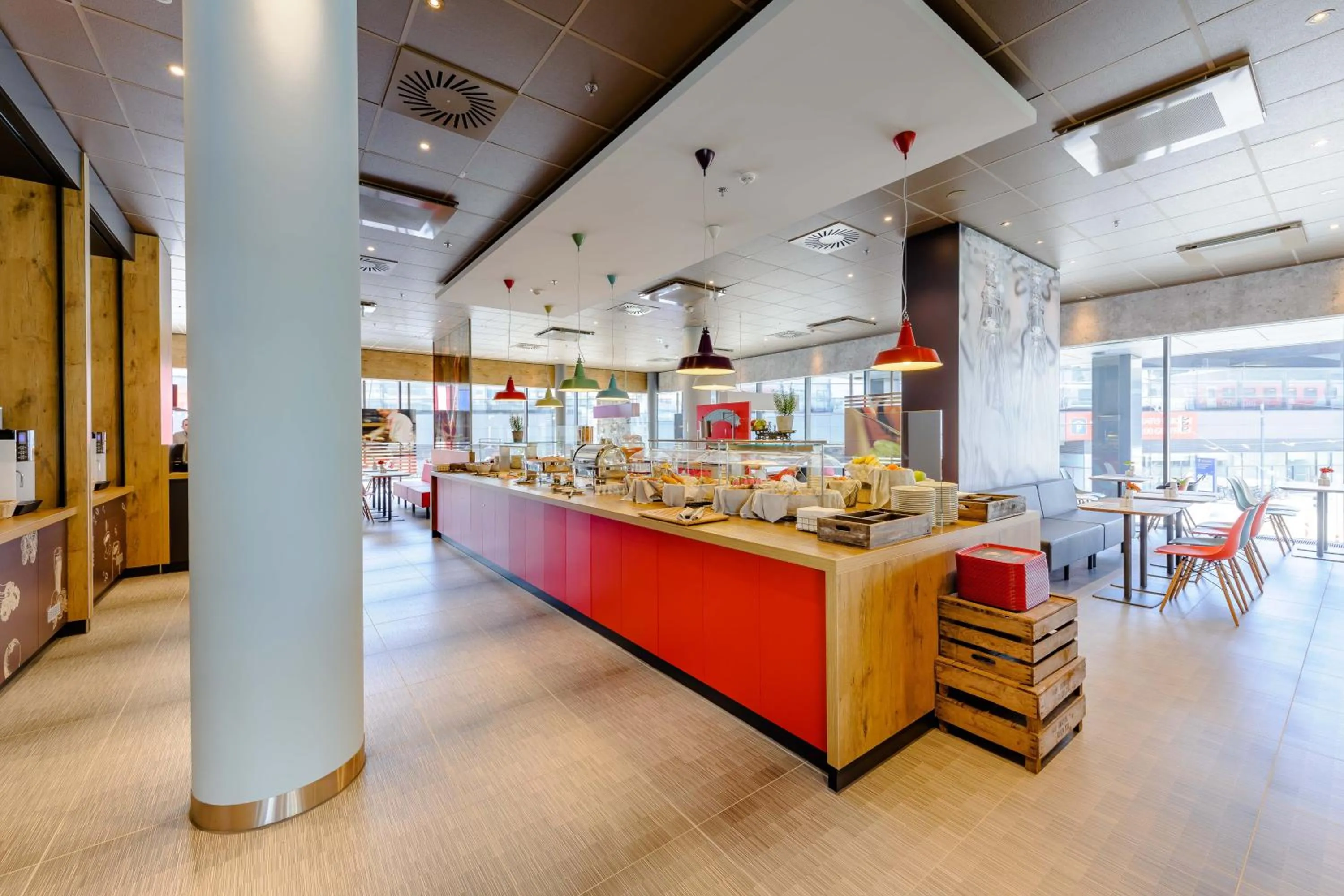Food and drinks in ibis Wien Hauptbahnhof