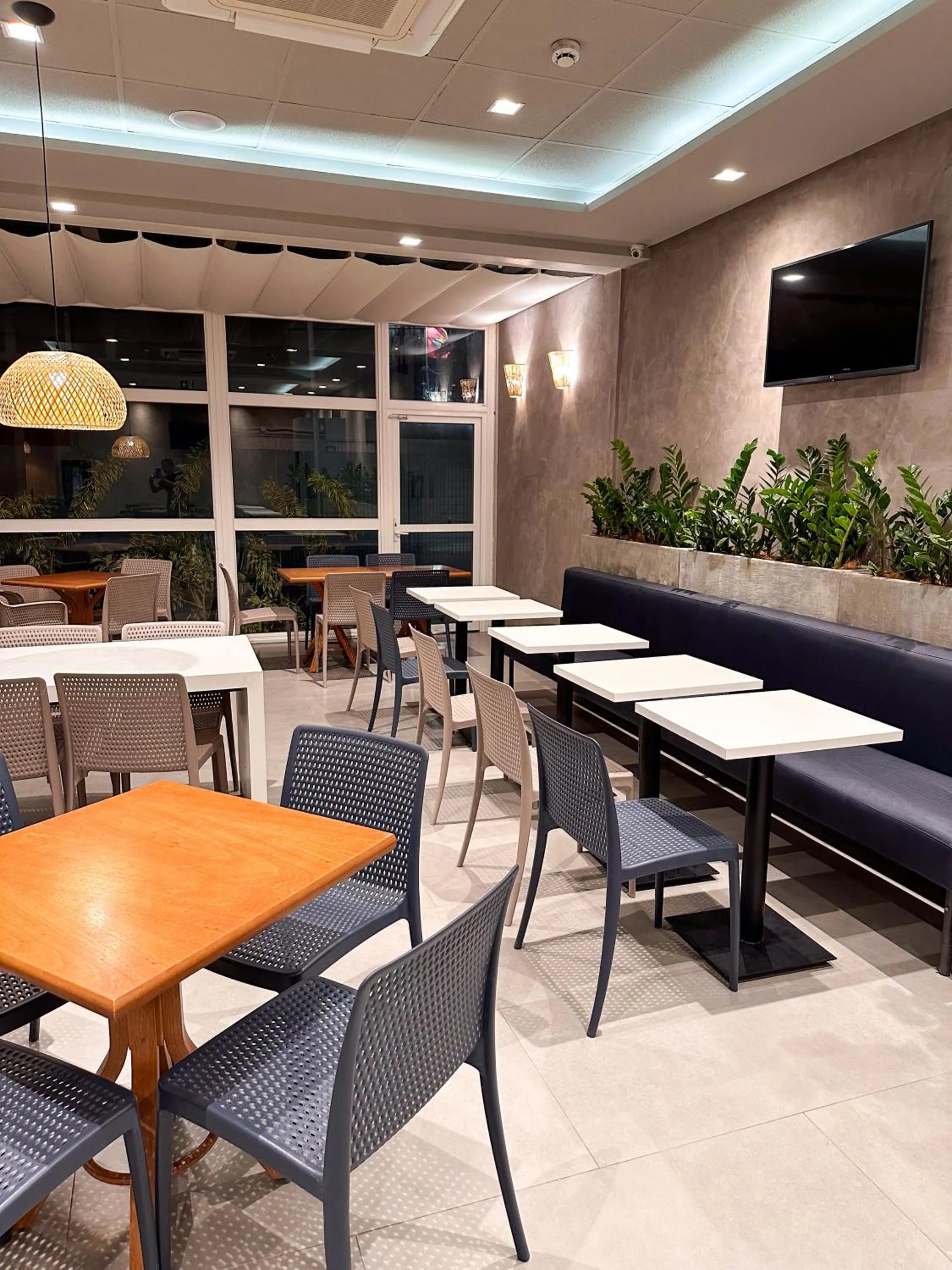 Restaurant/places to eat in Celi Connect Hotel Orla Aracaju