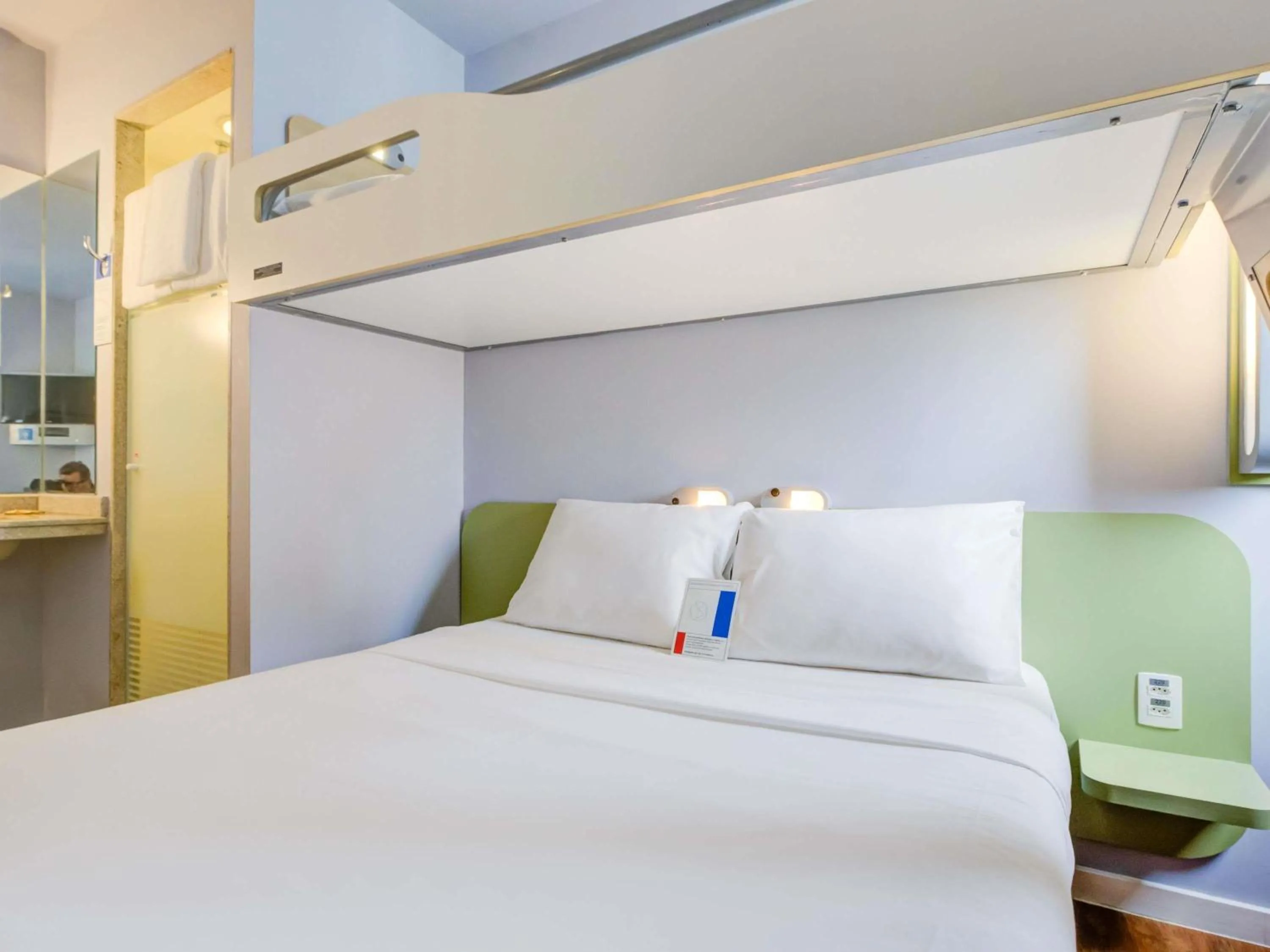 Bedroom, Bed in ibis budget RJ Copacabana