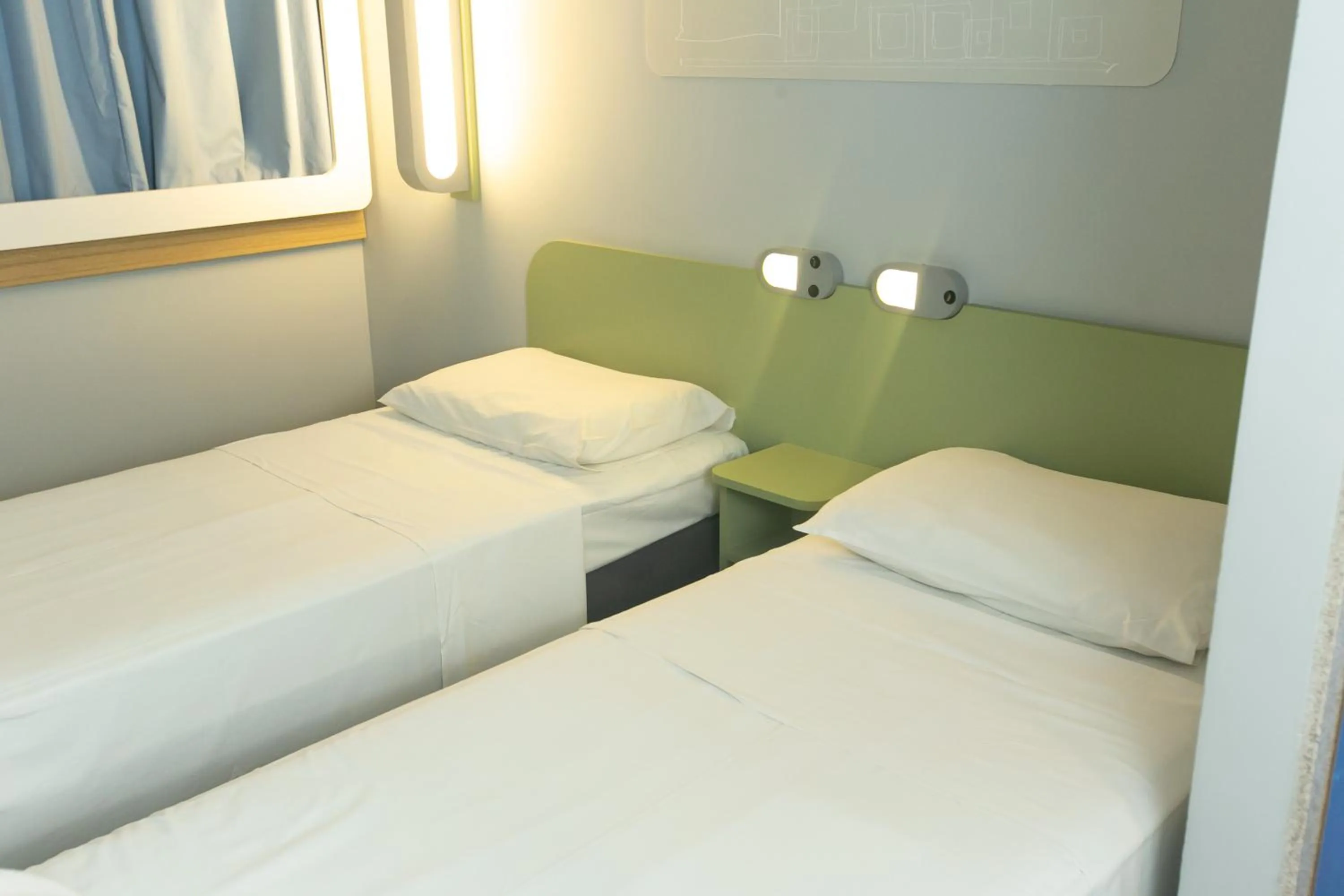 Bed in ibis budget RJ Copacabana